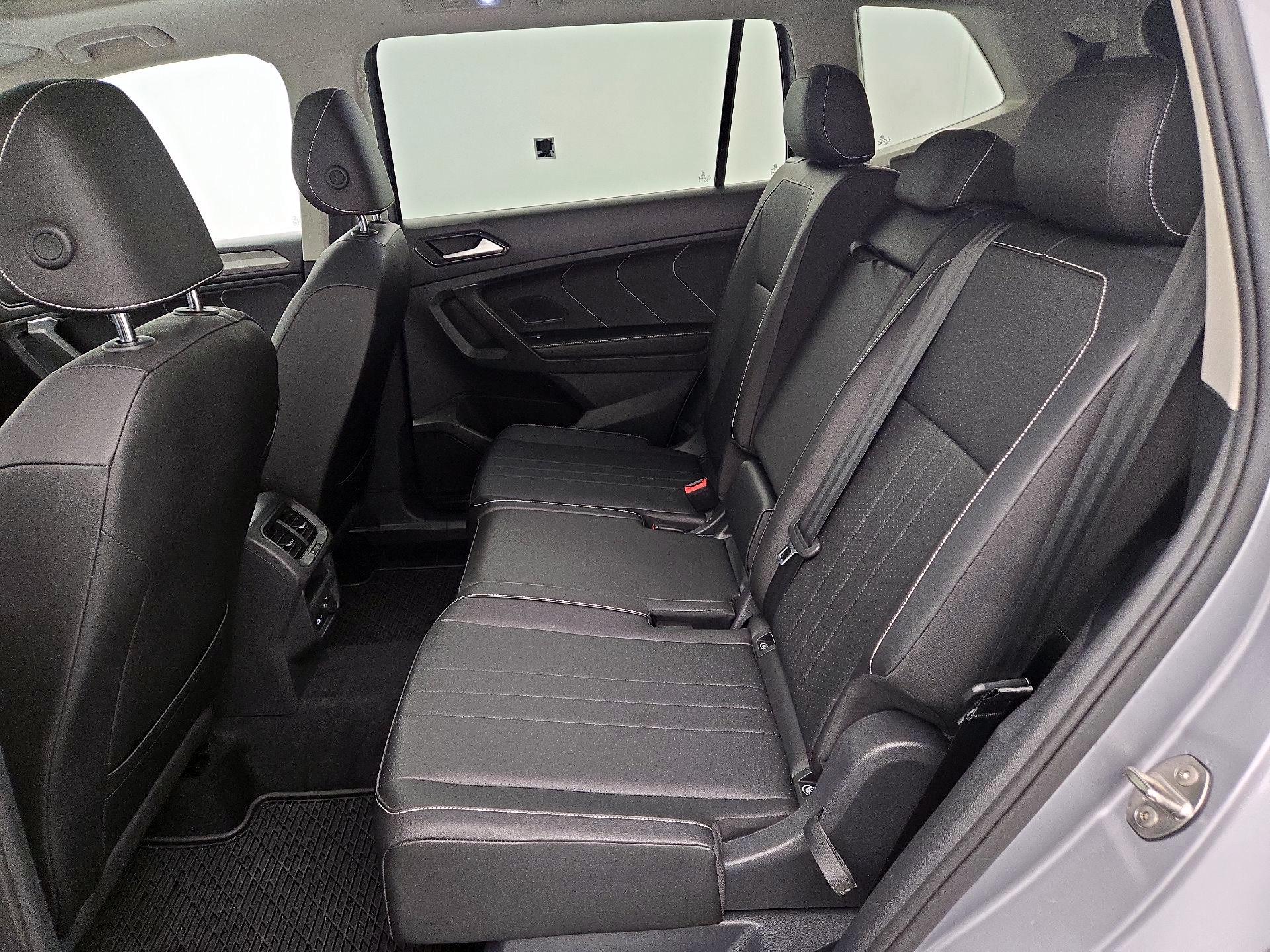 Thumbnail: 2022 Volkswagen Tiguan - 20