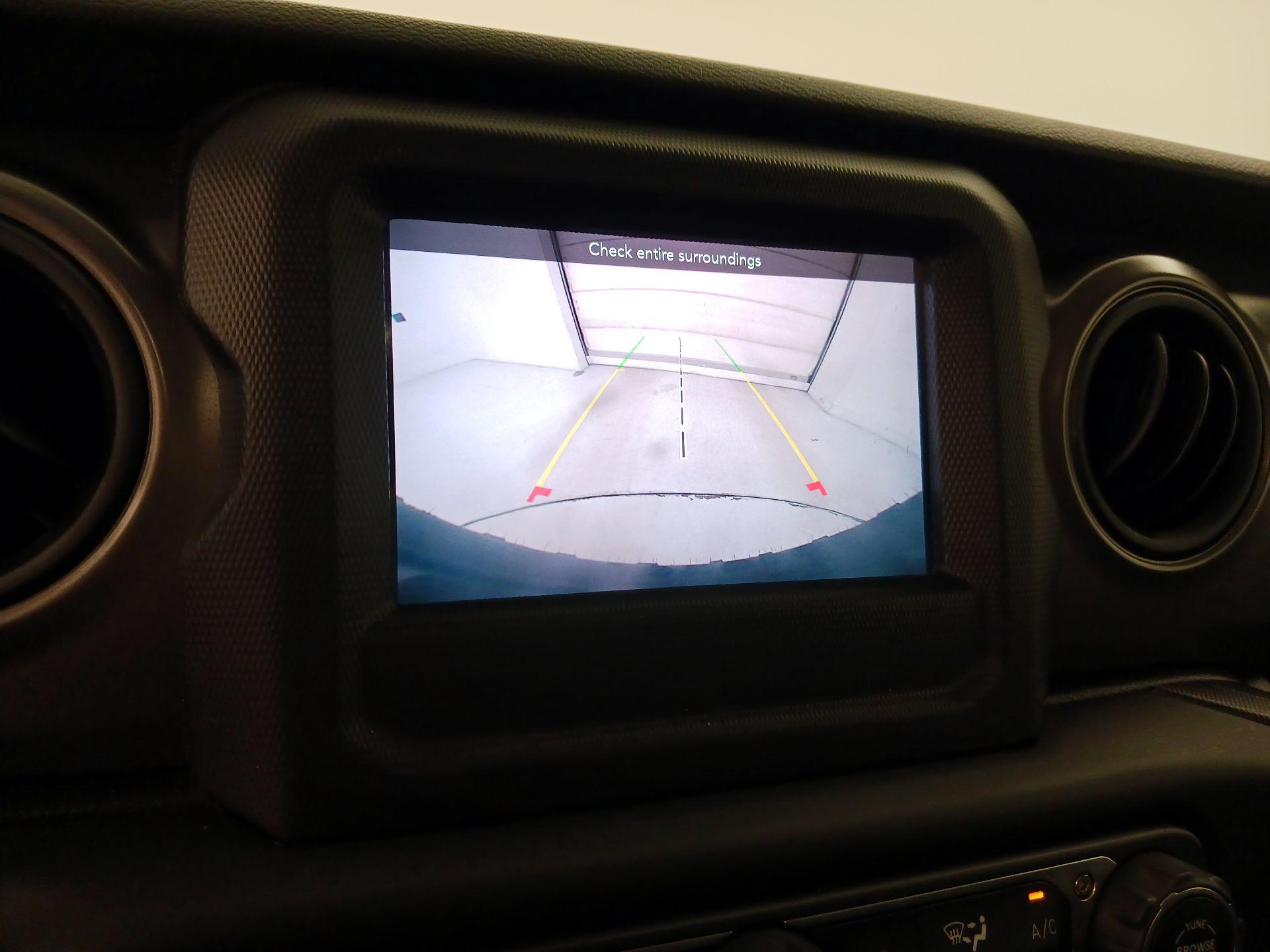 Thumbnail: 2021 Jeep Wrangler - 14