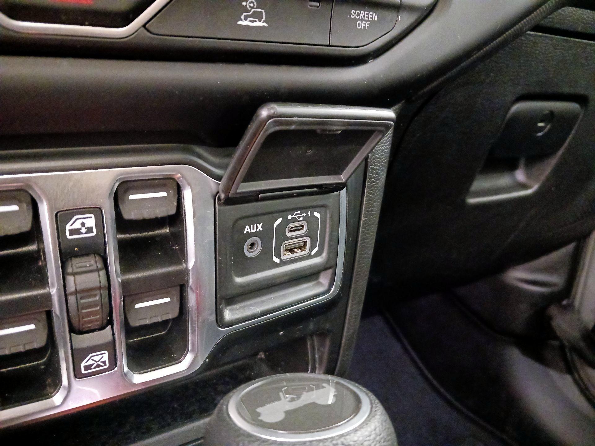 Thumbnail: 2021 Jeep Wrangler - 18