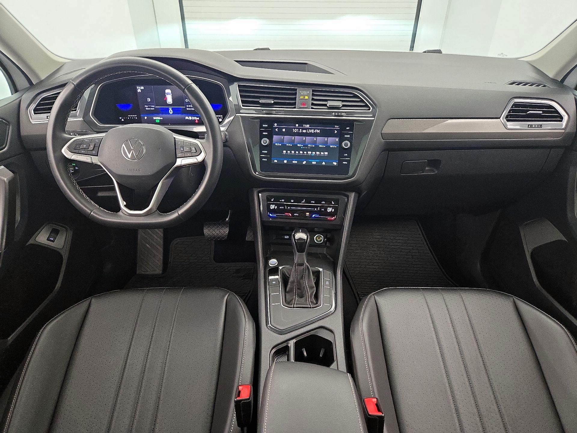 Thumbnail: 2022 Volkswagen Tiguan - 9