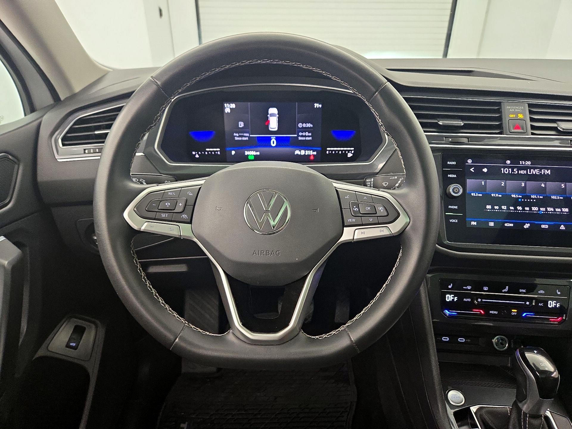 Thumbnail: 2022 Volkswagen Tiguan - 10