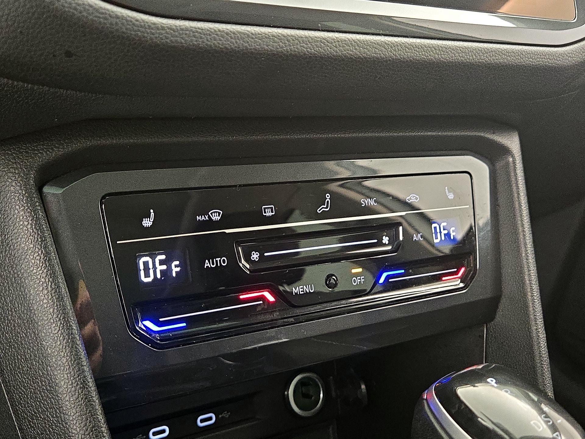 Thumbnail: 2022 Volkswagen Tiguan - 16