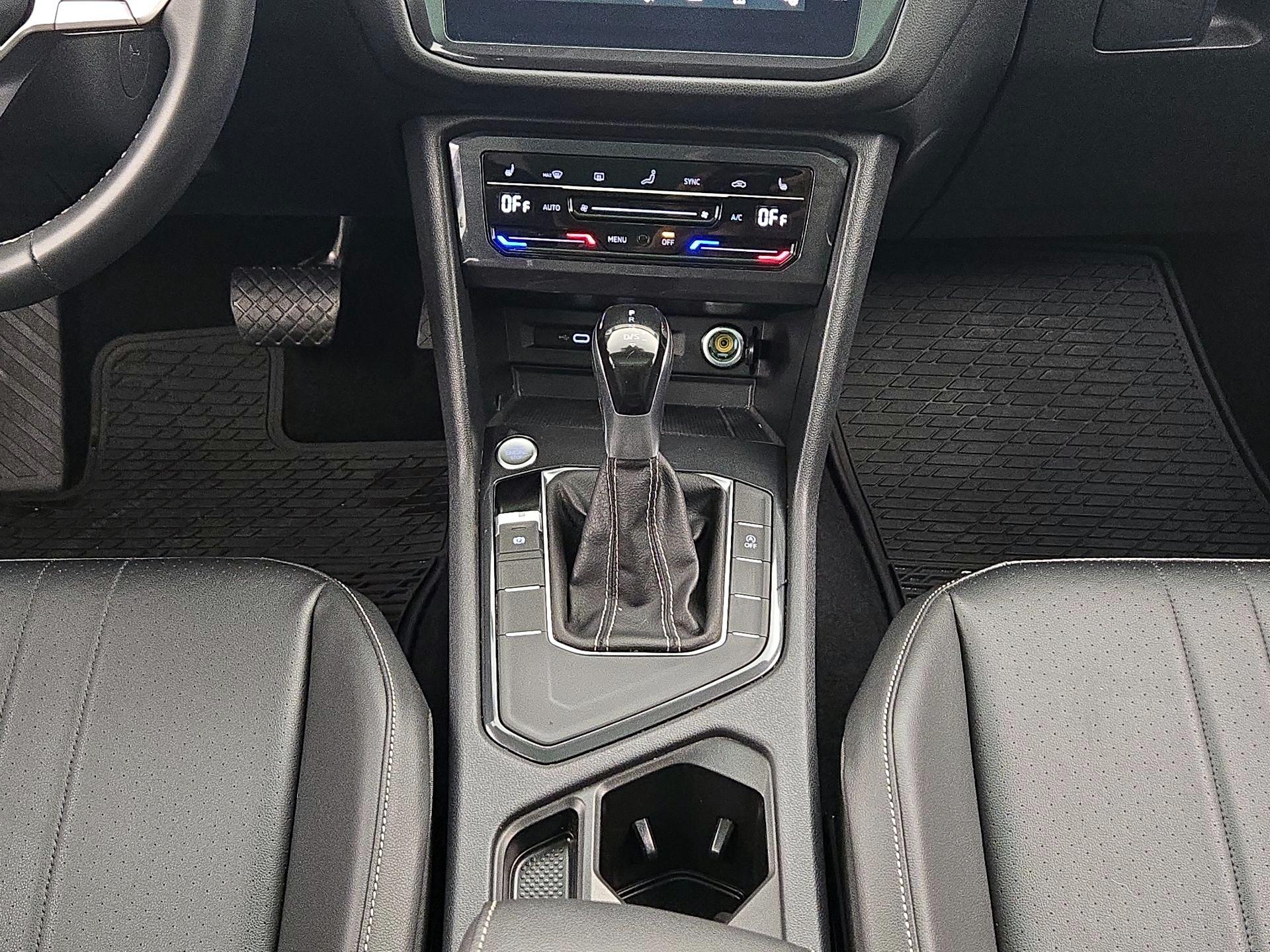 Thumbnail: 2022 Volkswagen Tiguan - 17