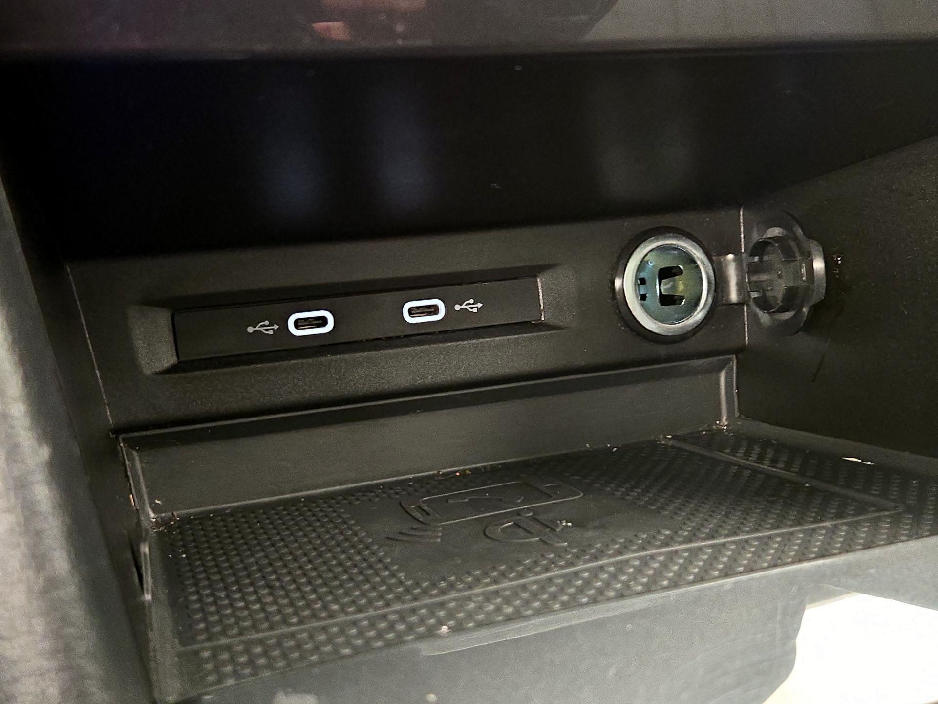 Thumbnail: 2022 Volkswagen Tiguan - 18