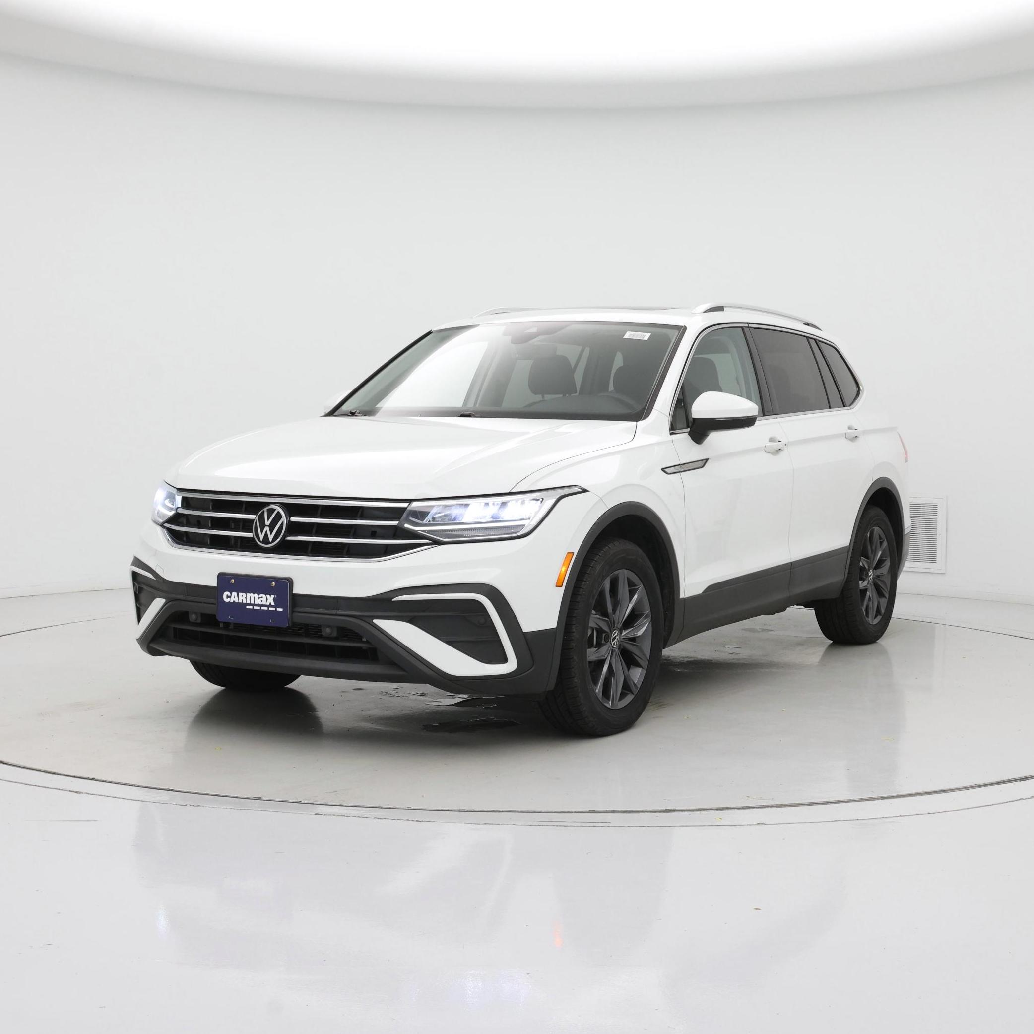 Thumbnail: 2022 Volkswagen Tiguan - 4