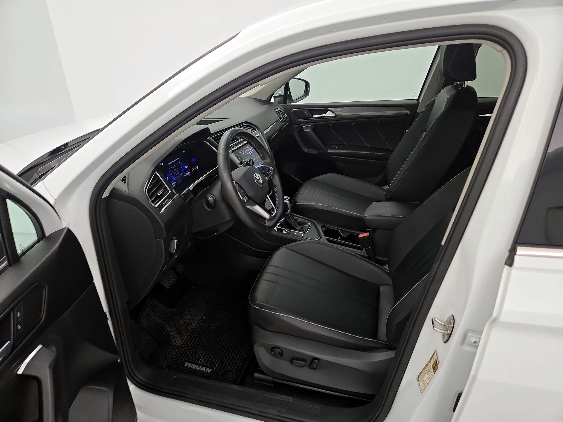 Thumbnail: 2022 Volkswagen Tiguan - 11