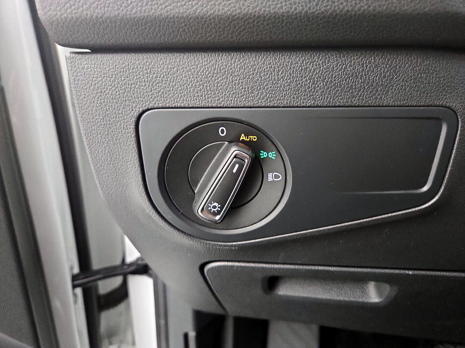 Thumbnail: 2022 Volkswagen Tiguan - 13