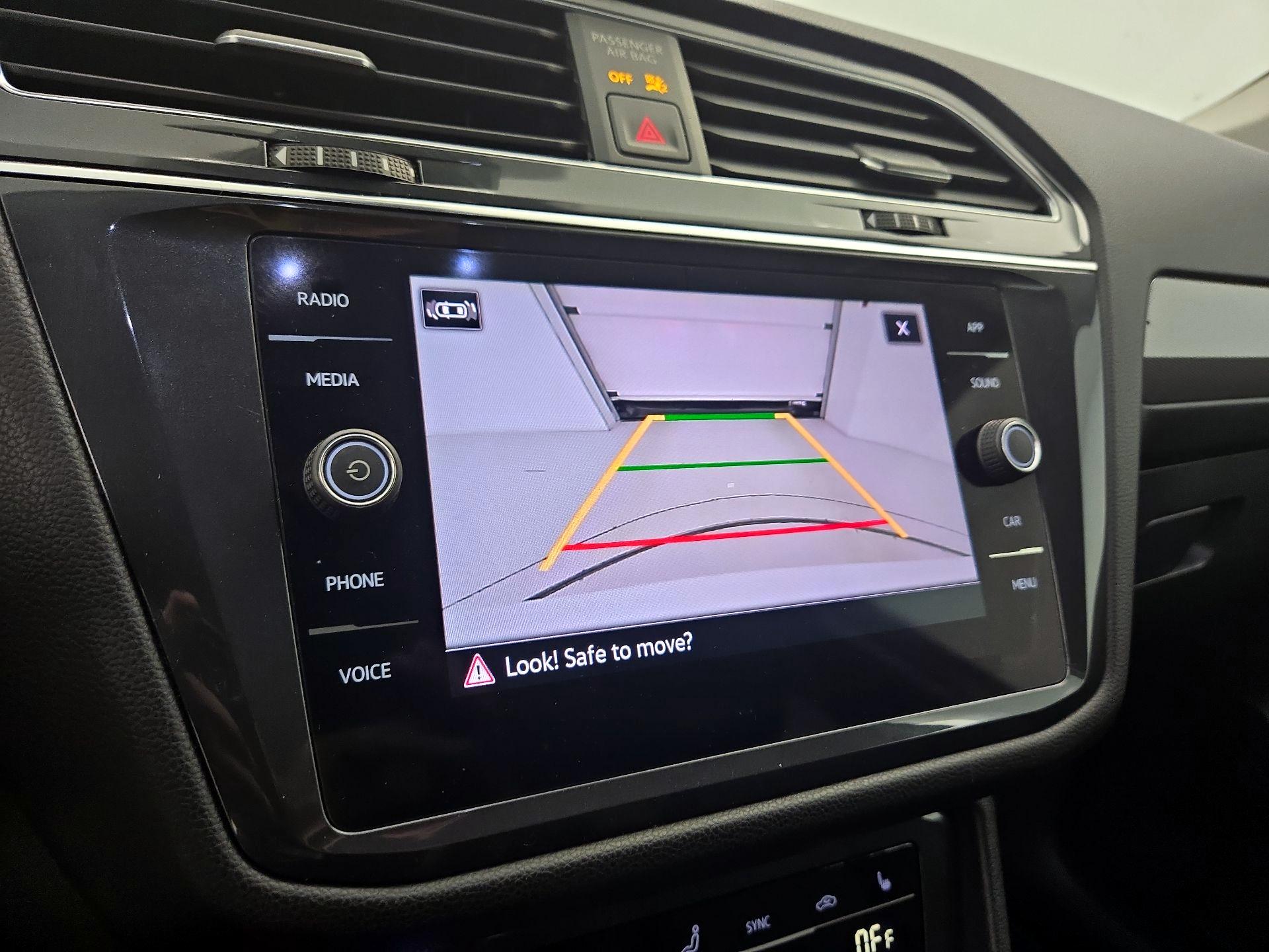 Thumbnail: 2022 Volkswagen Tiguan - 14