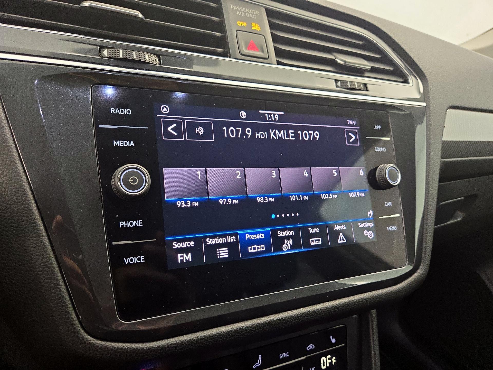 Thumbnail: 2022 Volkswagen Tiguan - 15