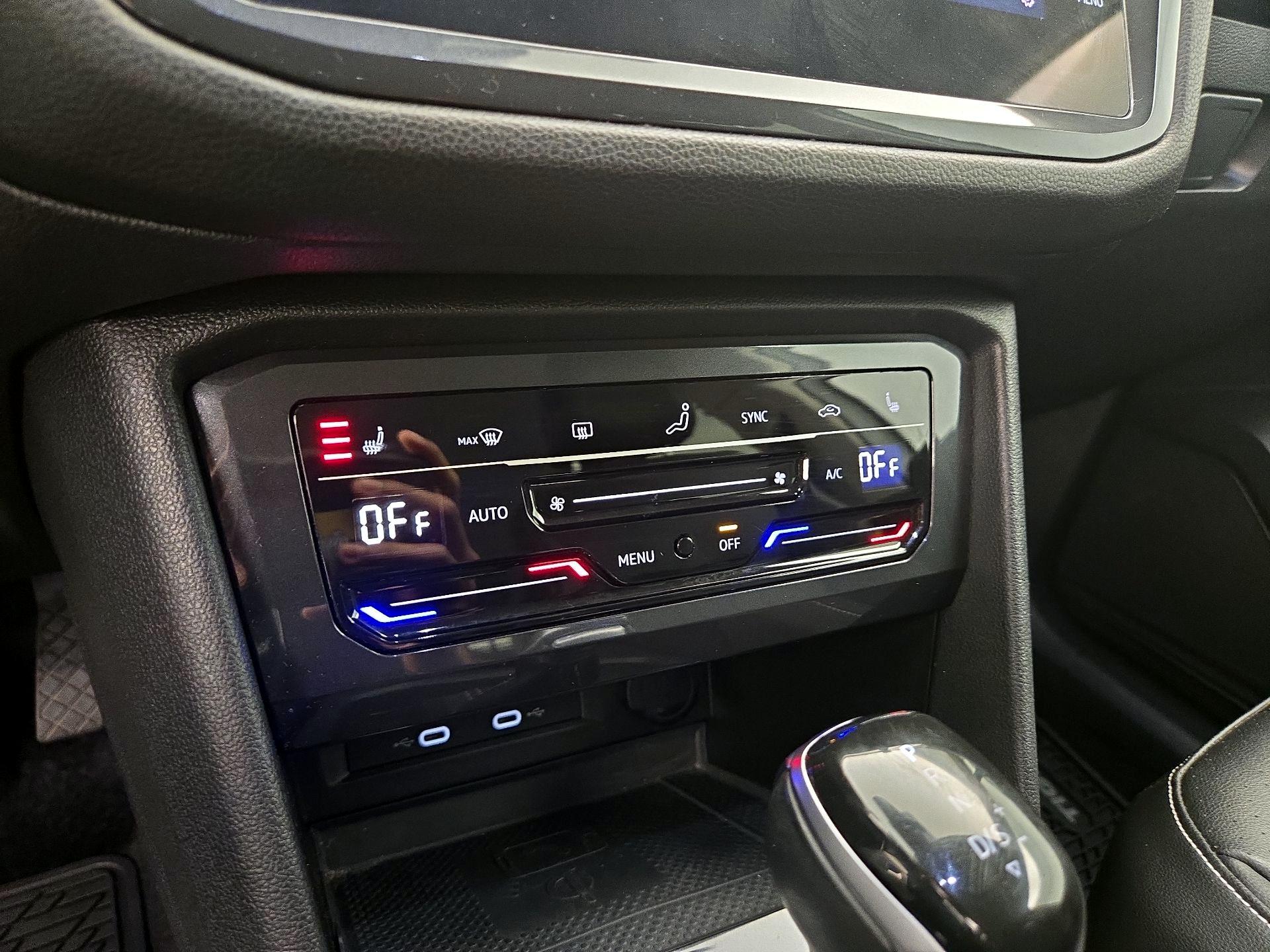 Thumbnail: 2022 Volkswagen Tiguan - 16