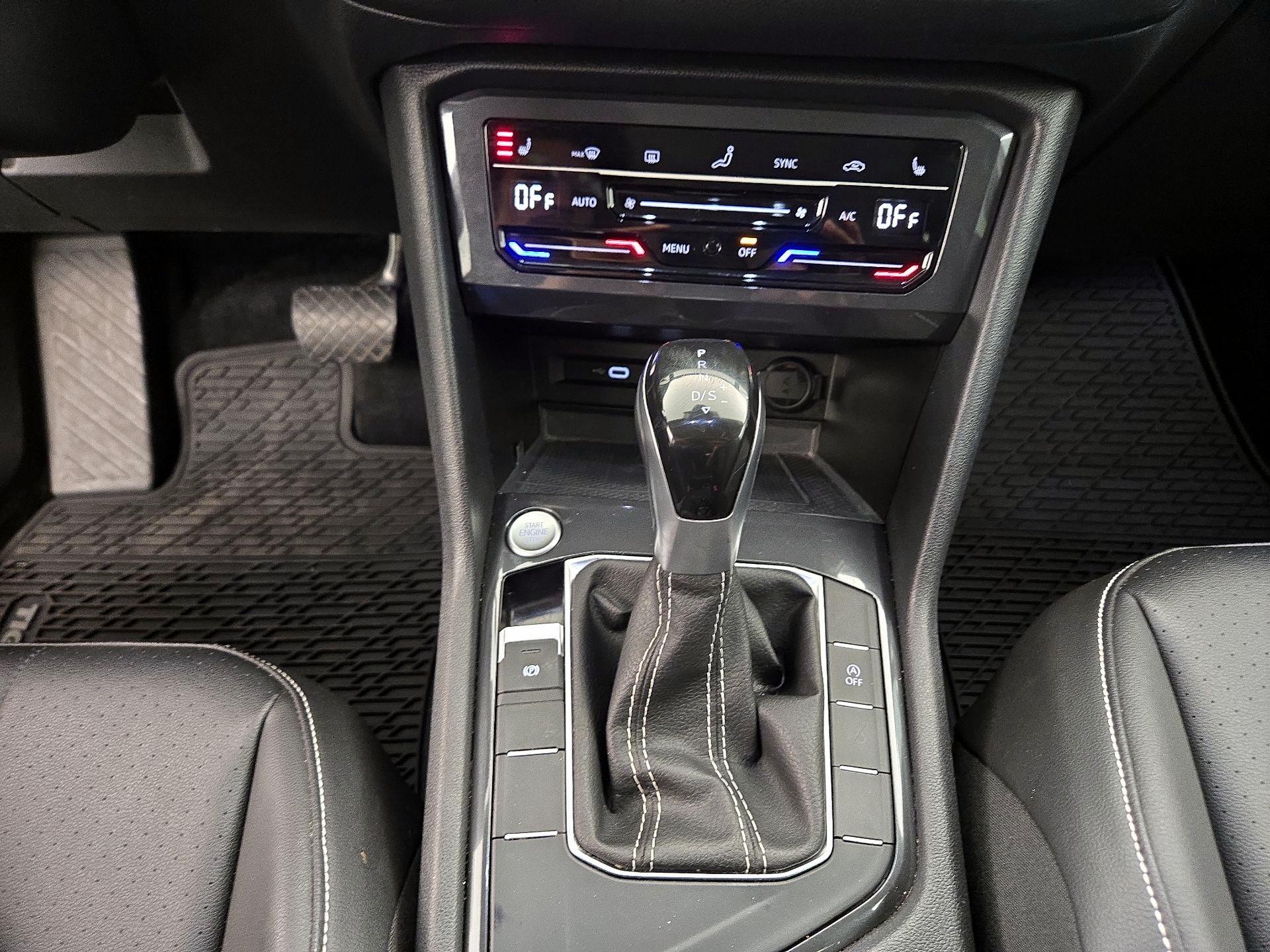 Thumbnail: 2022 Volkswagen Tiguan - 17