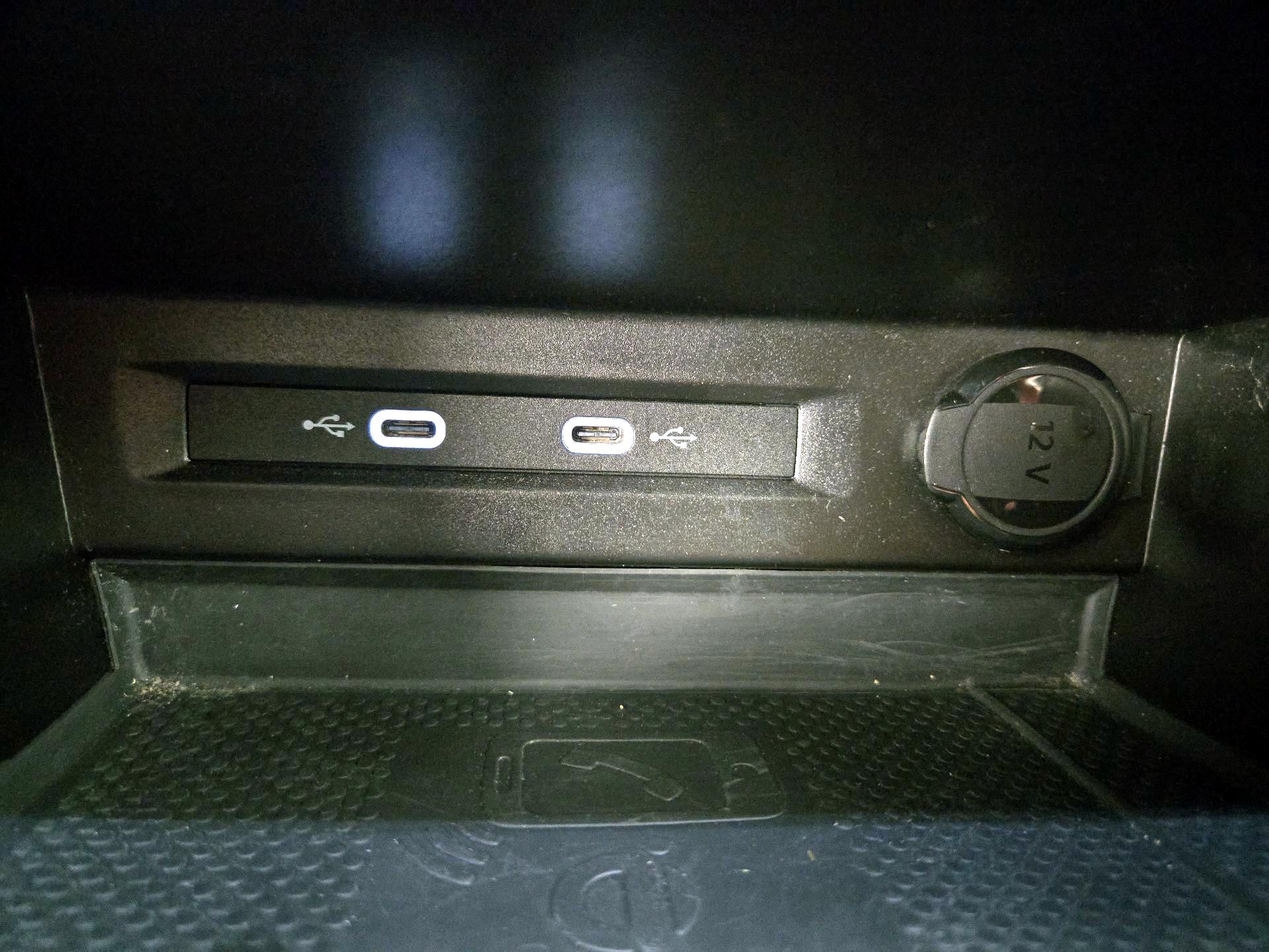 Thumbnail: 2022 Volkswagen Tiguan - 18