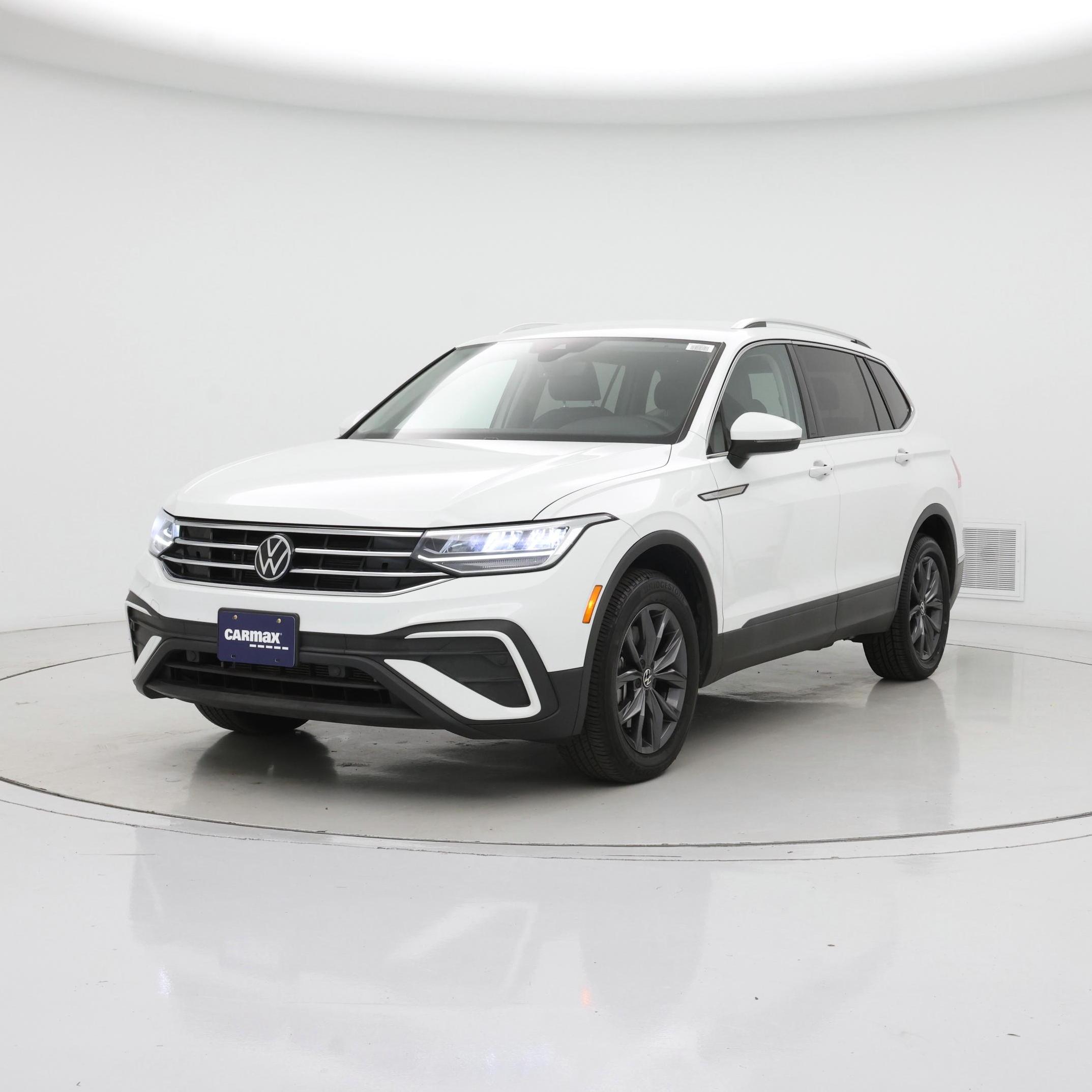 Thumbnail: 2022 Volkswagen Tiguan - 4