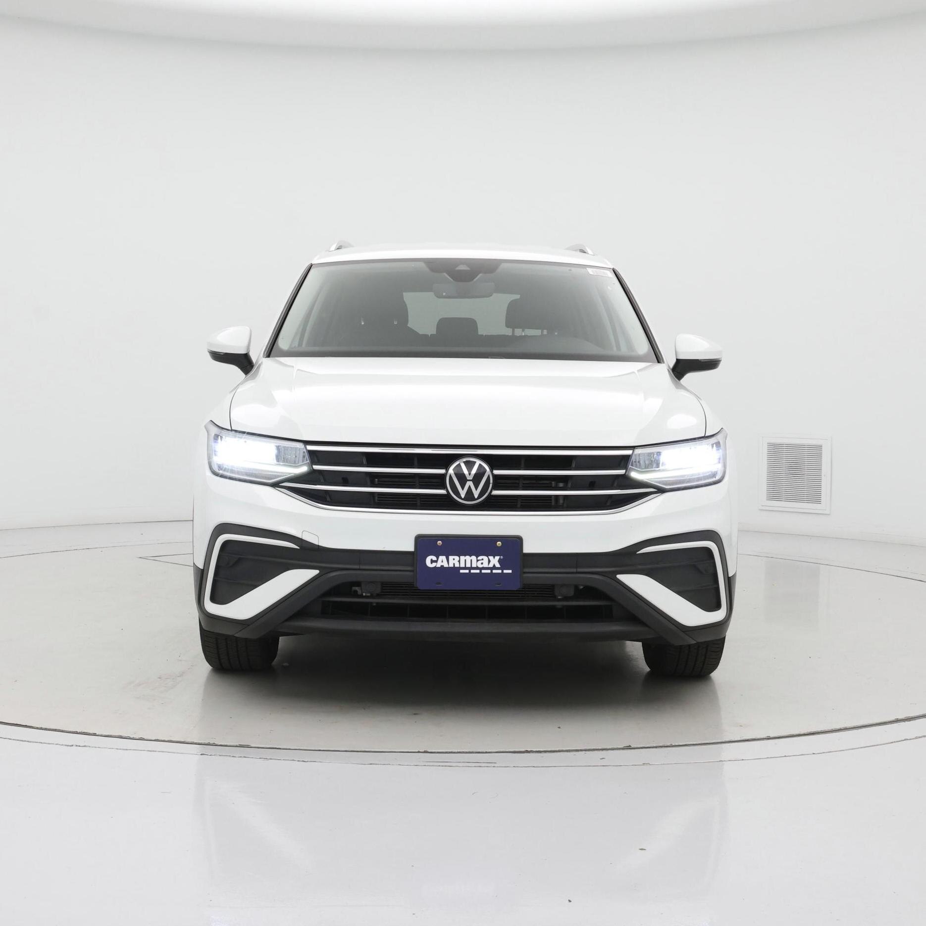 Thumbnail: 2022 Volkswagen Tiguan - 5