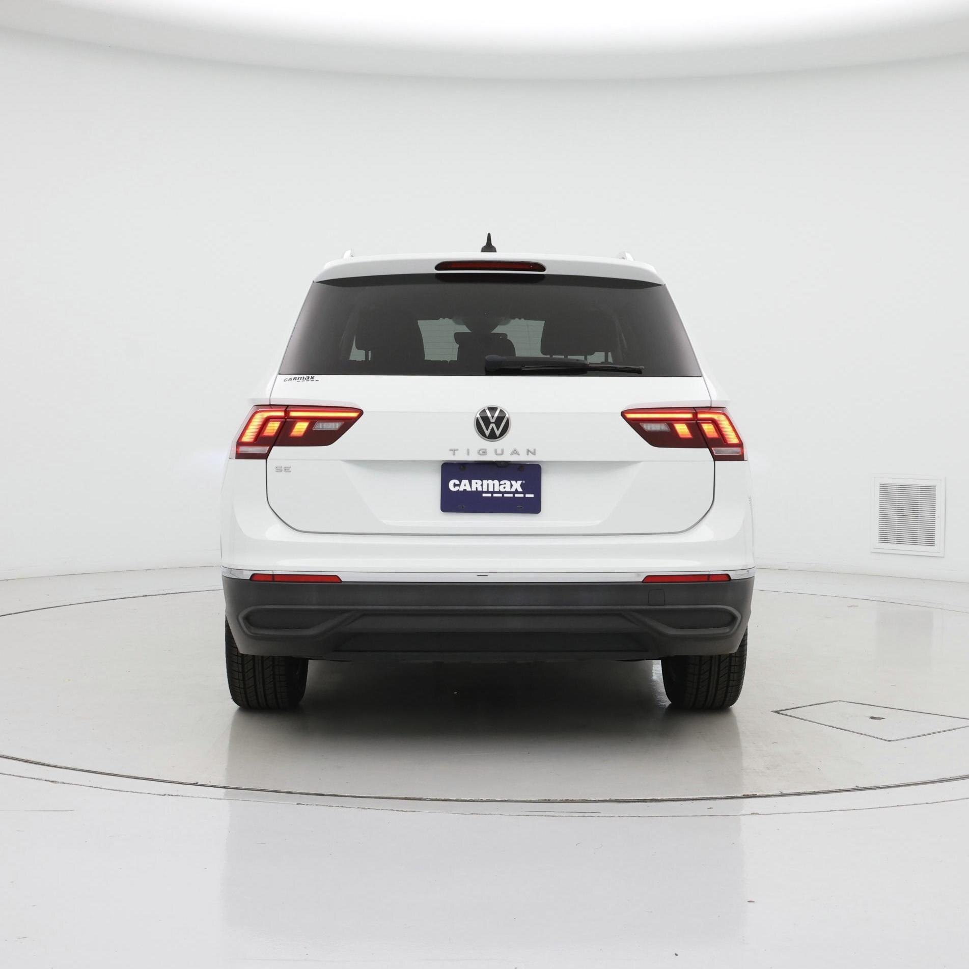 Thumbnail: 2022 Volkswagen Tiguan - 6