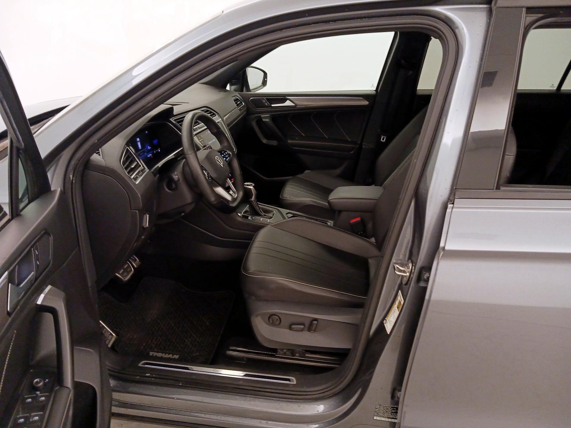 Thumbnail: 2022 Volkswagen Tiguan - 11