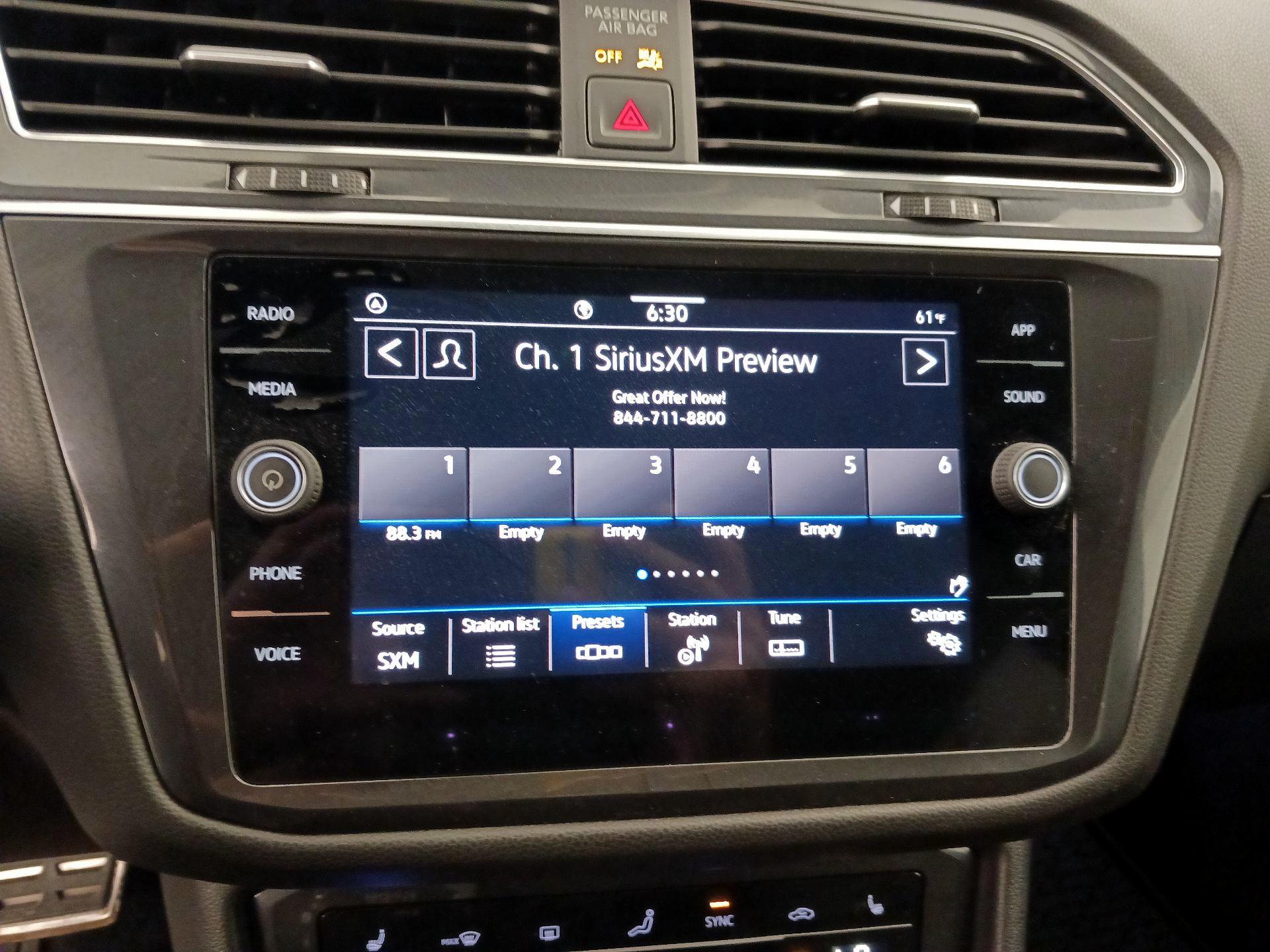 Thumbnail: 2022 Volkswagen Tiguan - 16