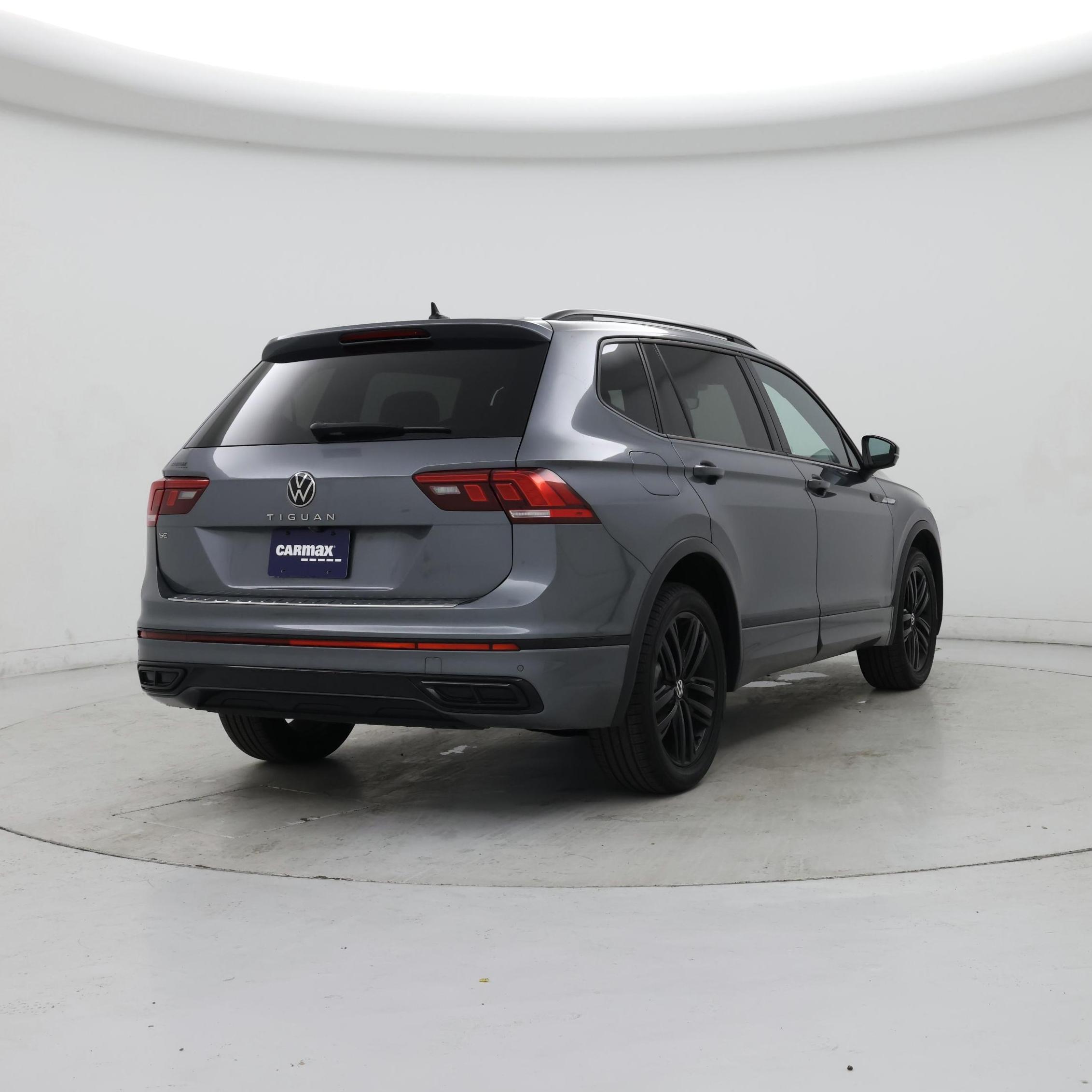 Thumbnail: 2022 Volkswagen Tiguan - 8