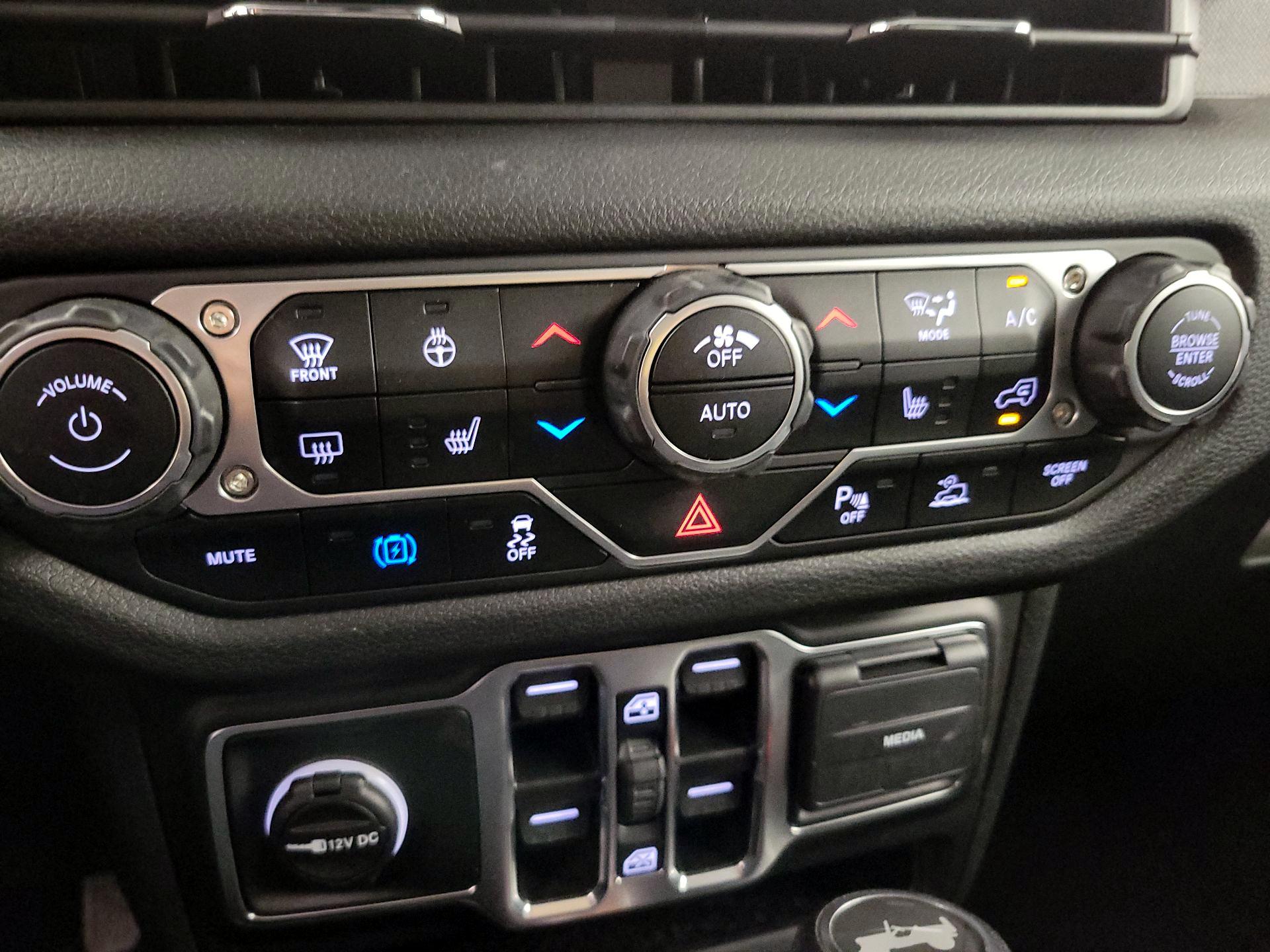 Thumbnail: 2024 Jeep Wrangler - 16