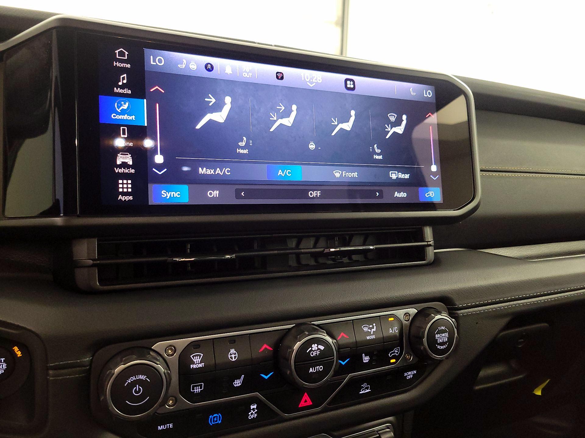 Thumbnail: 2024 Jeep Wrangler - 16