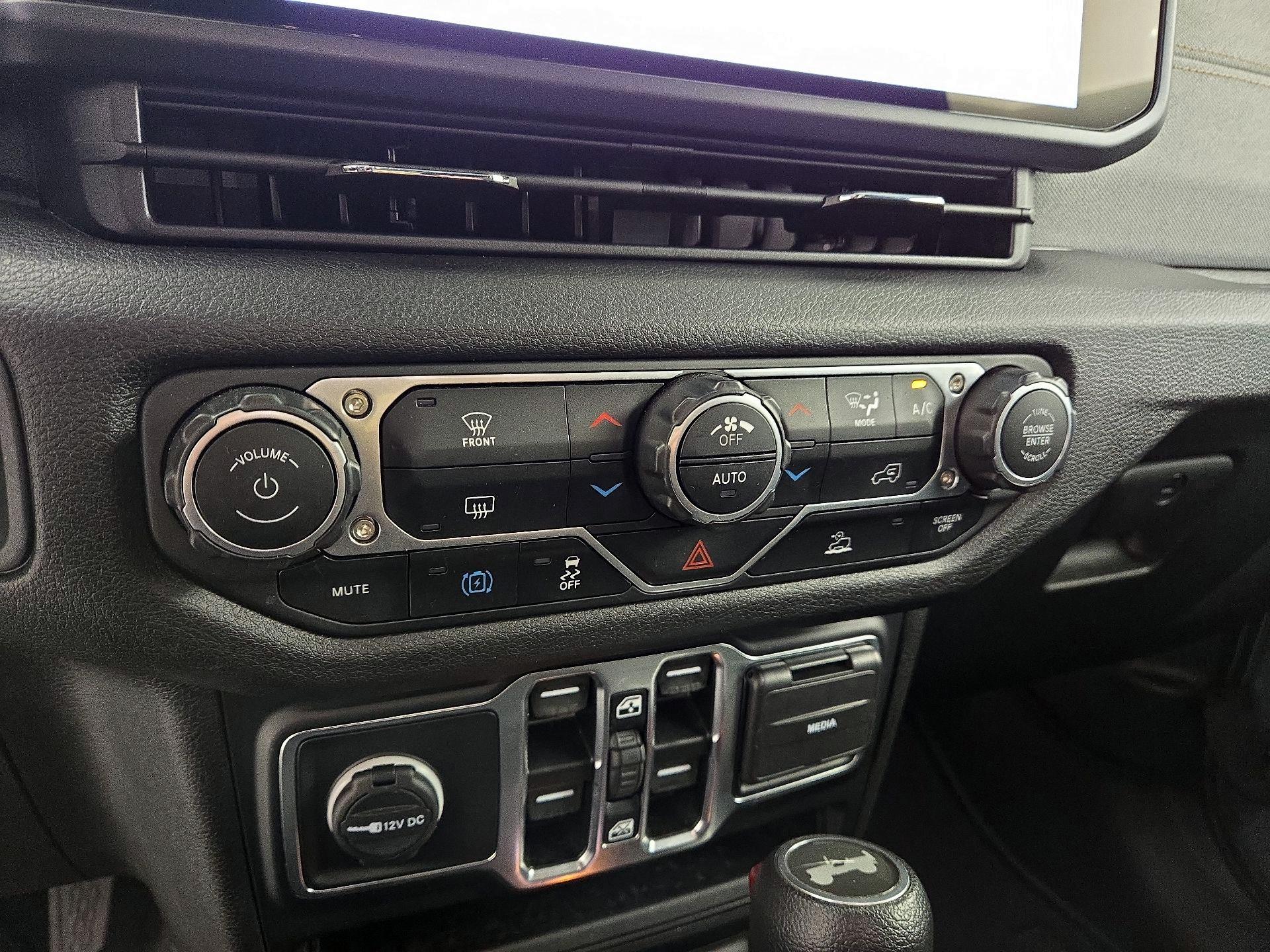 Thumbnail: 2024 Jeep Wrangler - 16