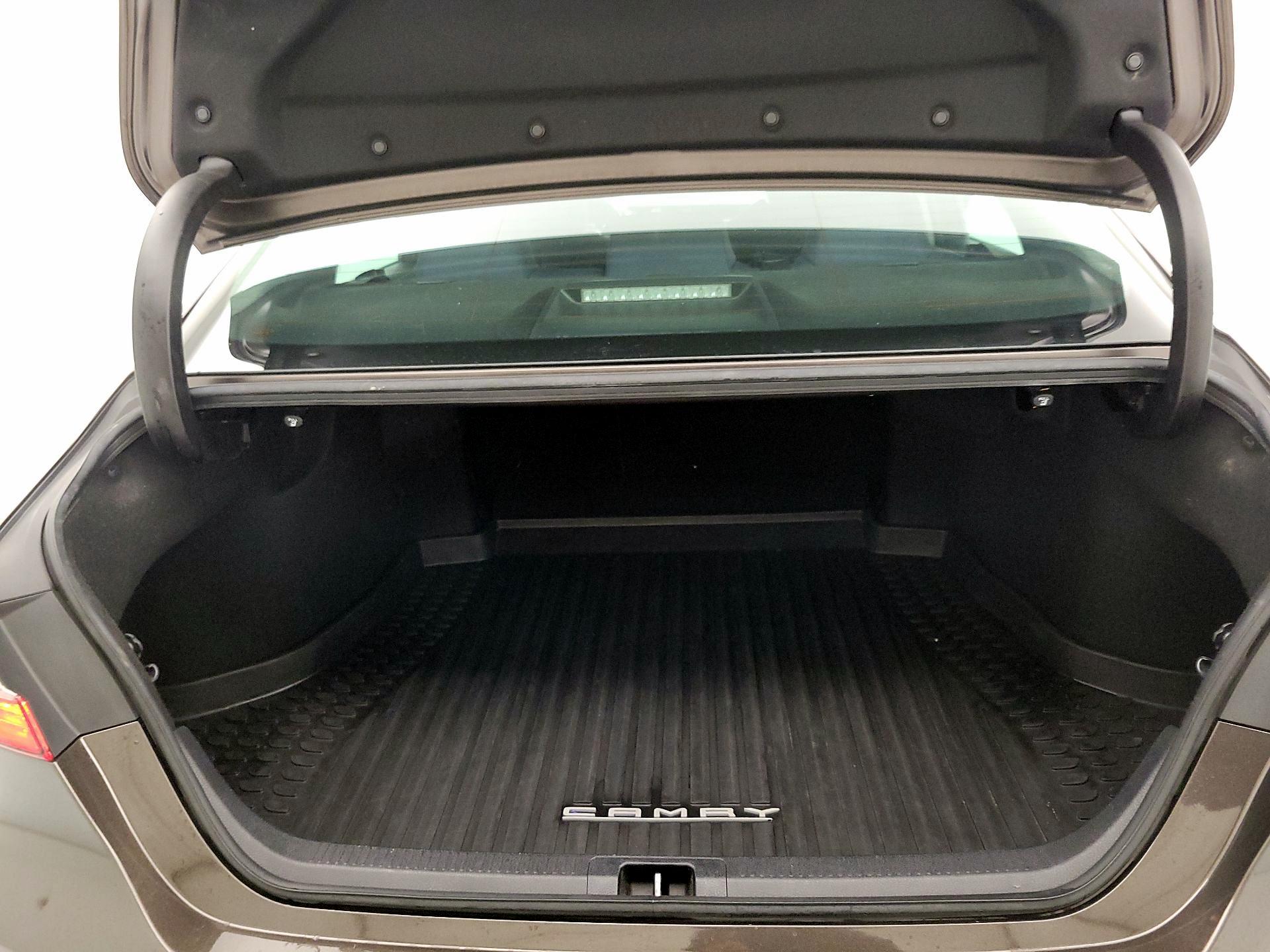 Thumbnail: 2019 Toyota Camry - 19