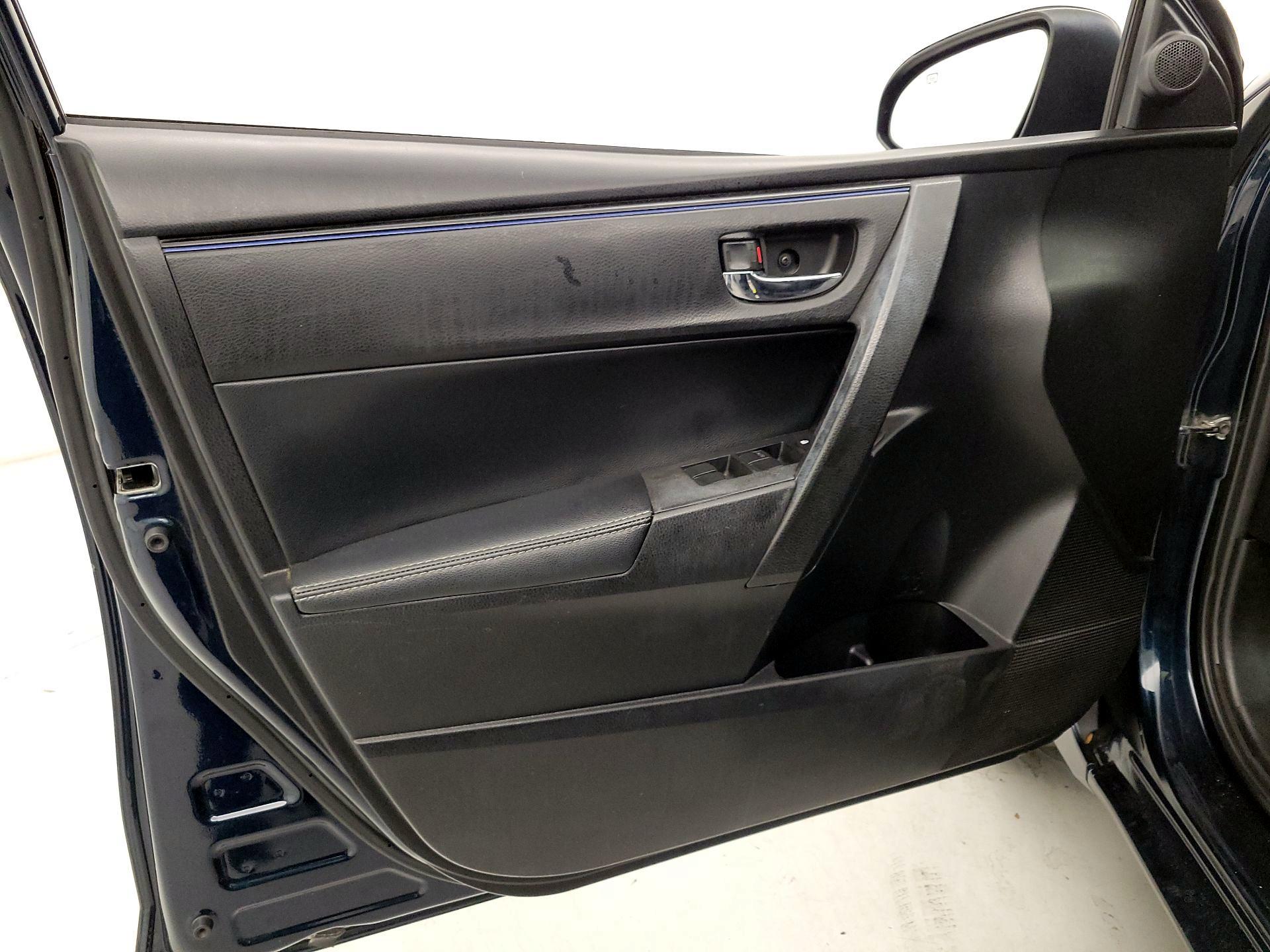 Thumbnail: 2018 Toyota Corolla - 12