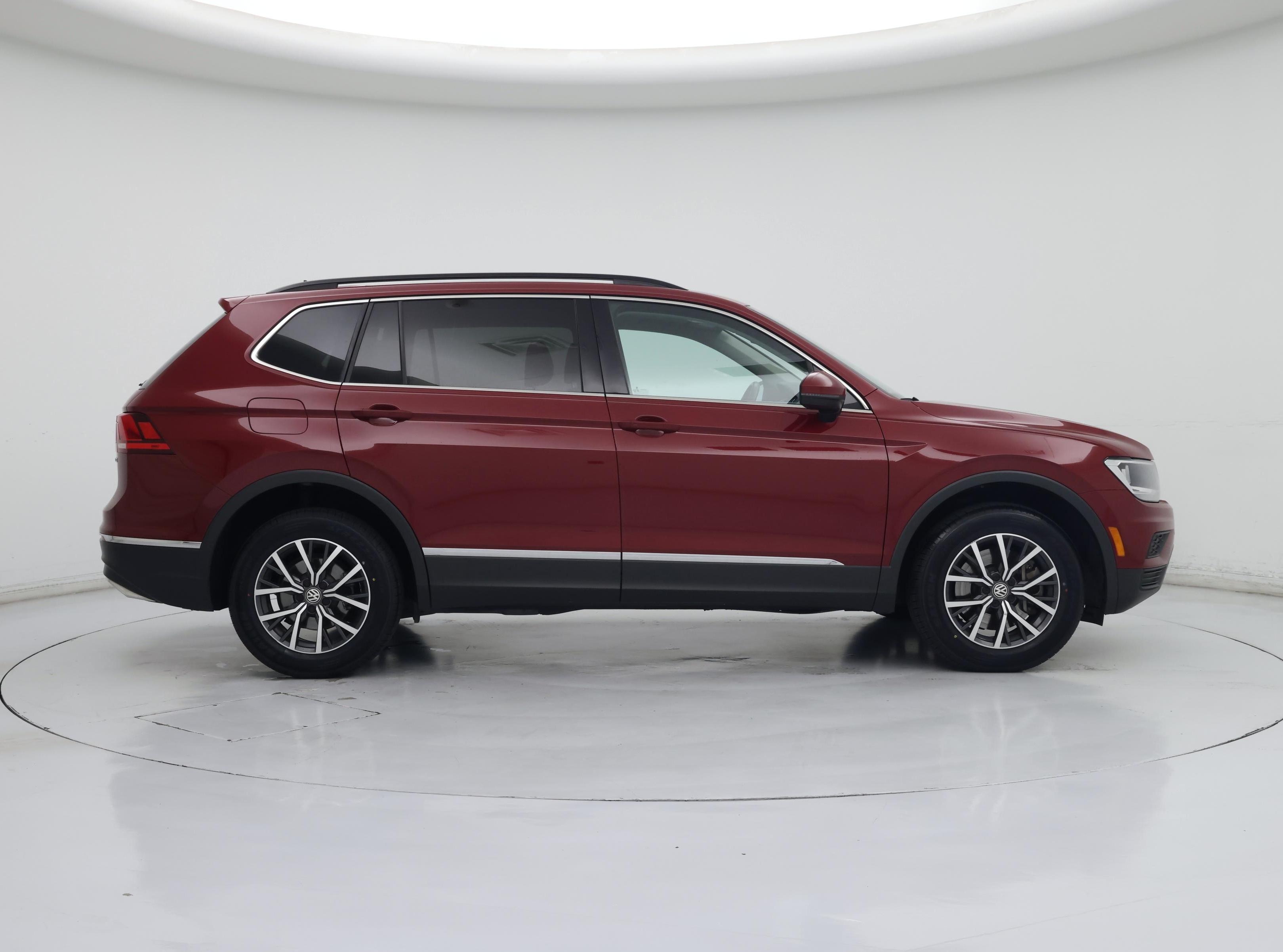 Thumbnail: 2020 Volkswagen Tiguan - 7