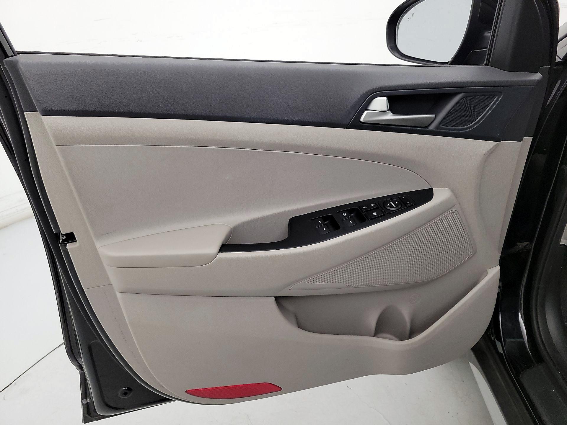 Thumbnail: 2020 Hyundai Tucson - 12