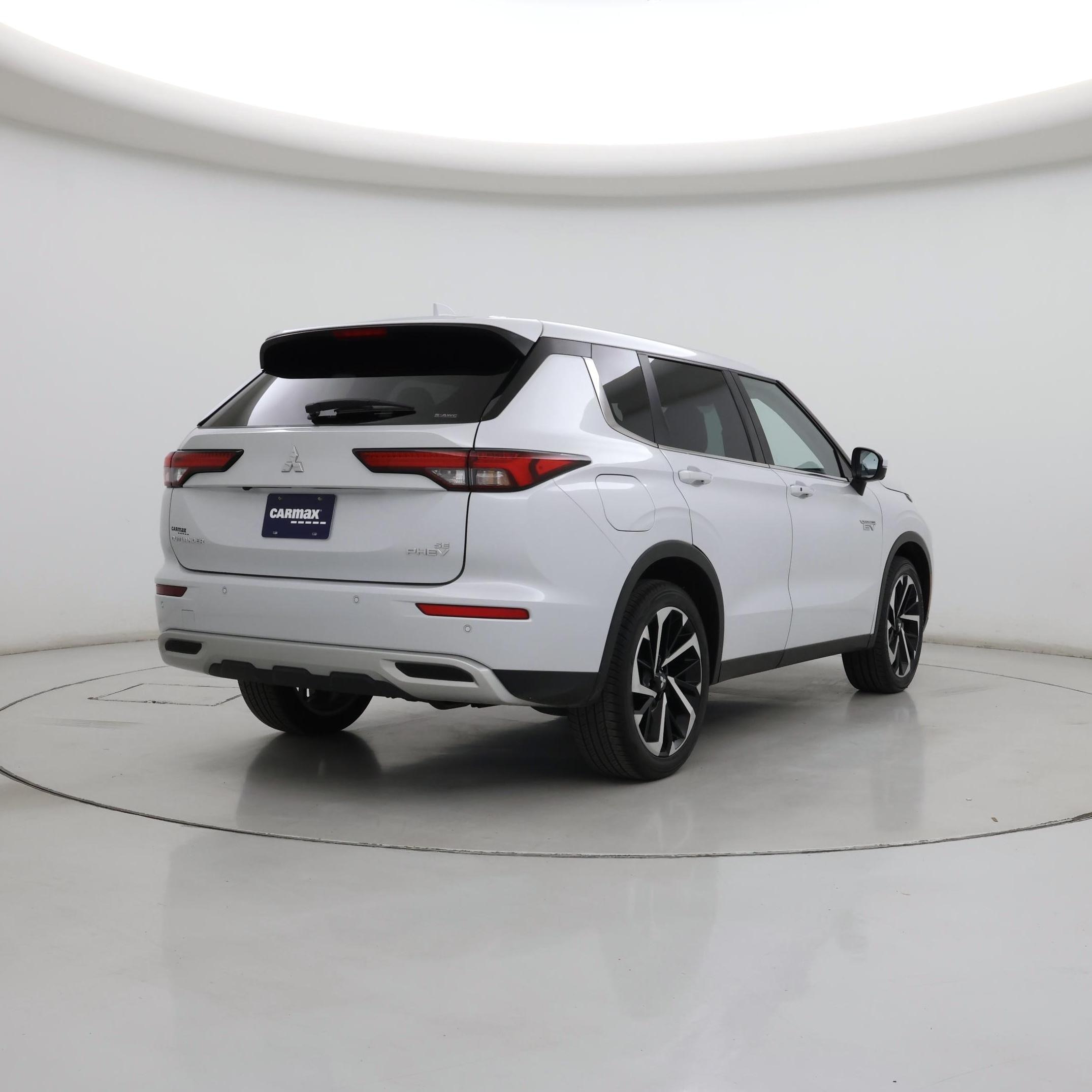 Thumbnail: 2023 Mitsubishi Outlander - 8