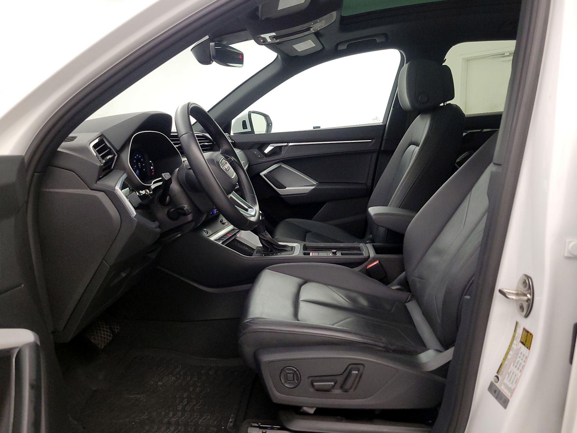 Thumbnail: 2022 Audi Q3 - 11
