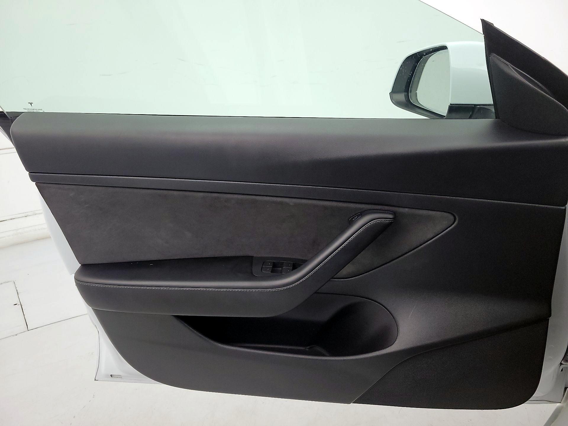 Thumbnail: 2021 Tesla Model 3 - 12