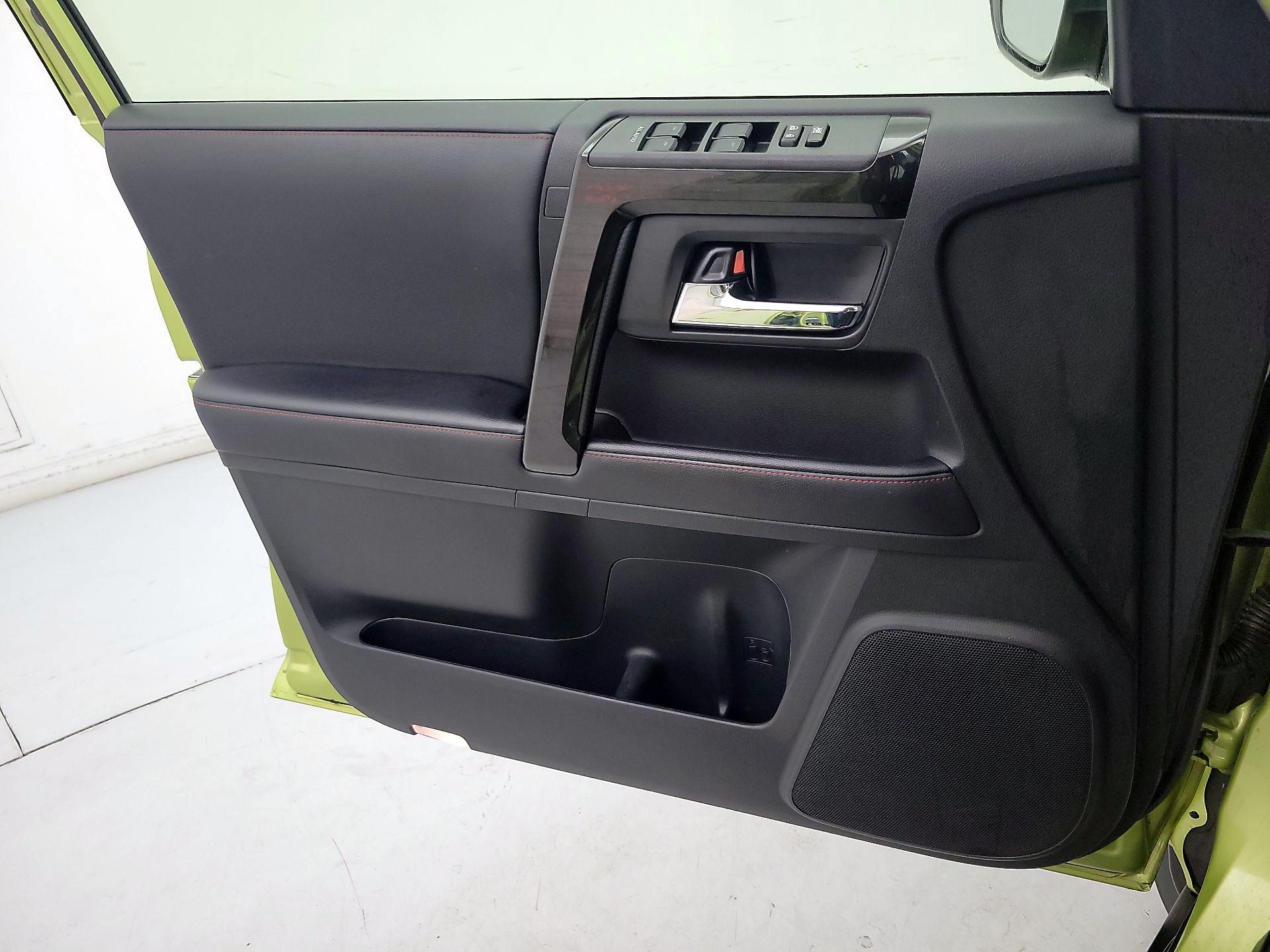 Thumbnail: 2022 Toyota 4Runner - 12