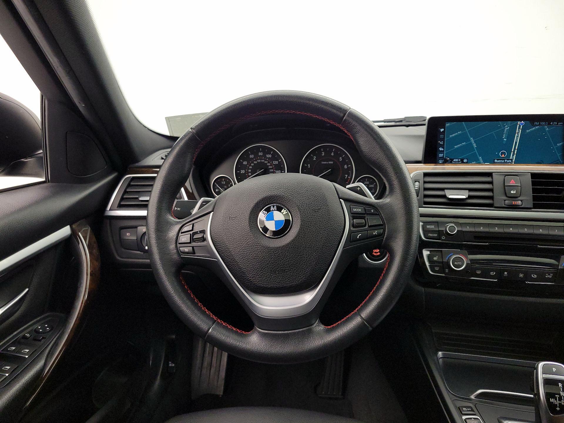 Thumbnail: 2017 BMW 3 Series - 10