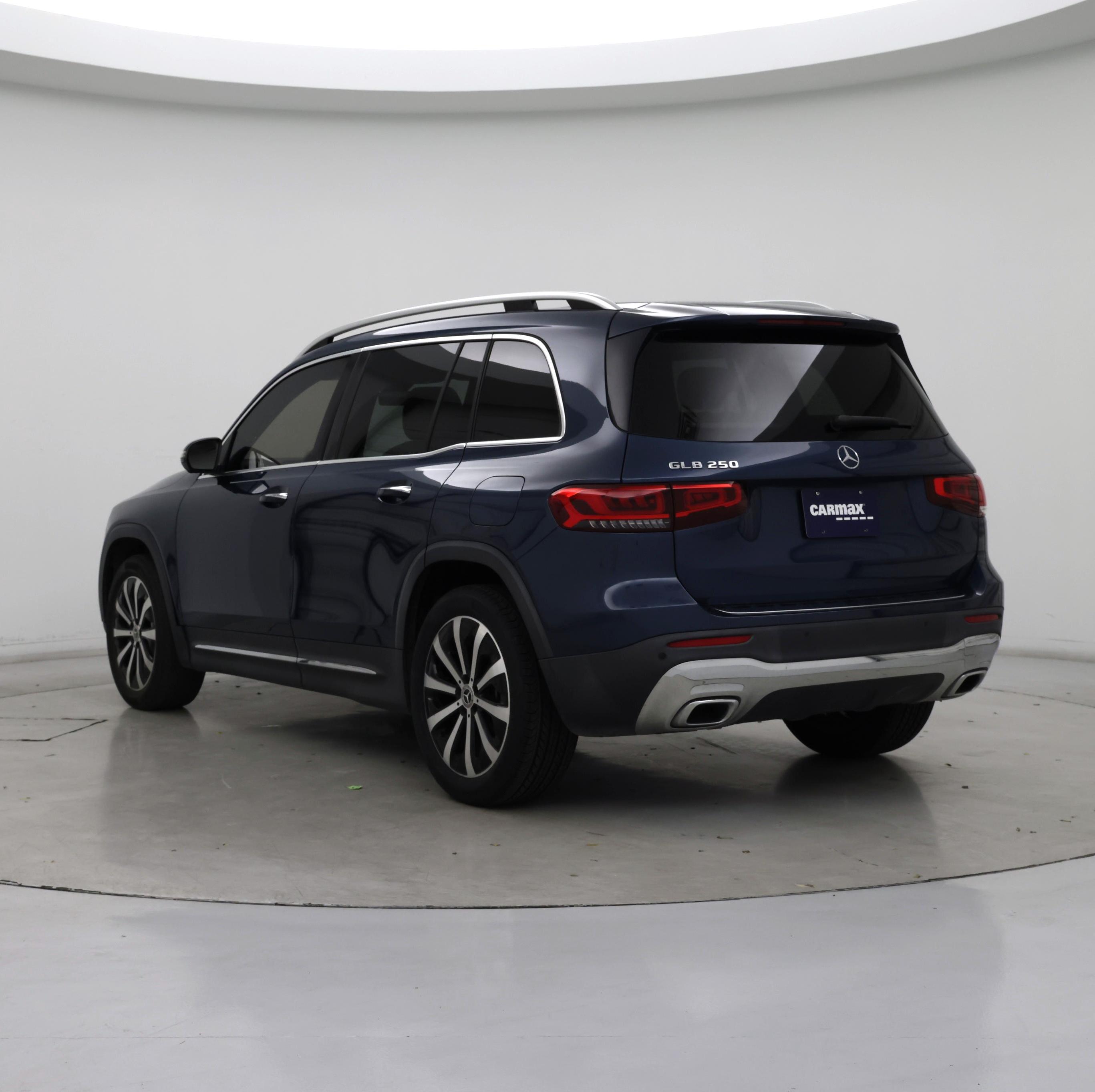 Thumbnail: 2022 Mercedes-Benz GLB - 2