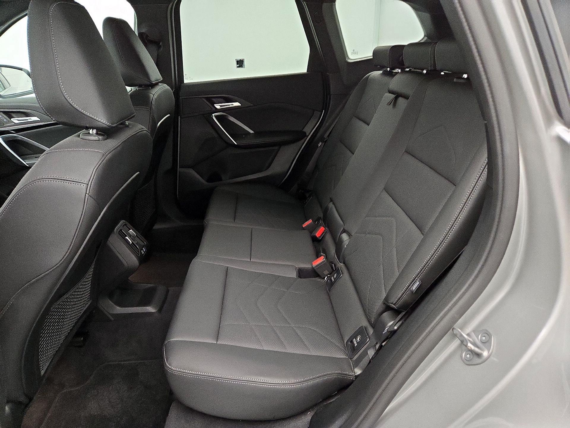 Thumbnail: 2023 BMW X1 - 20