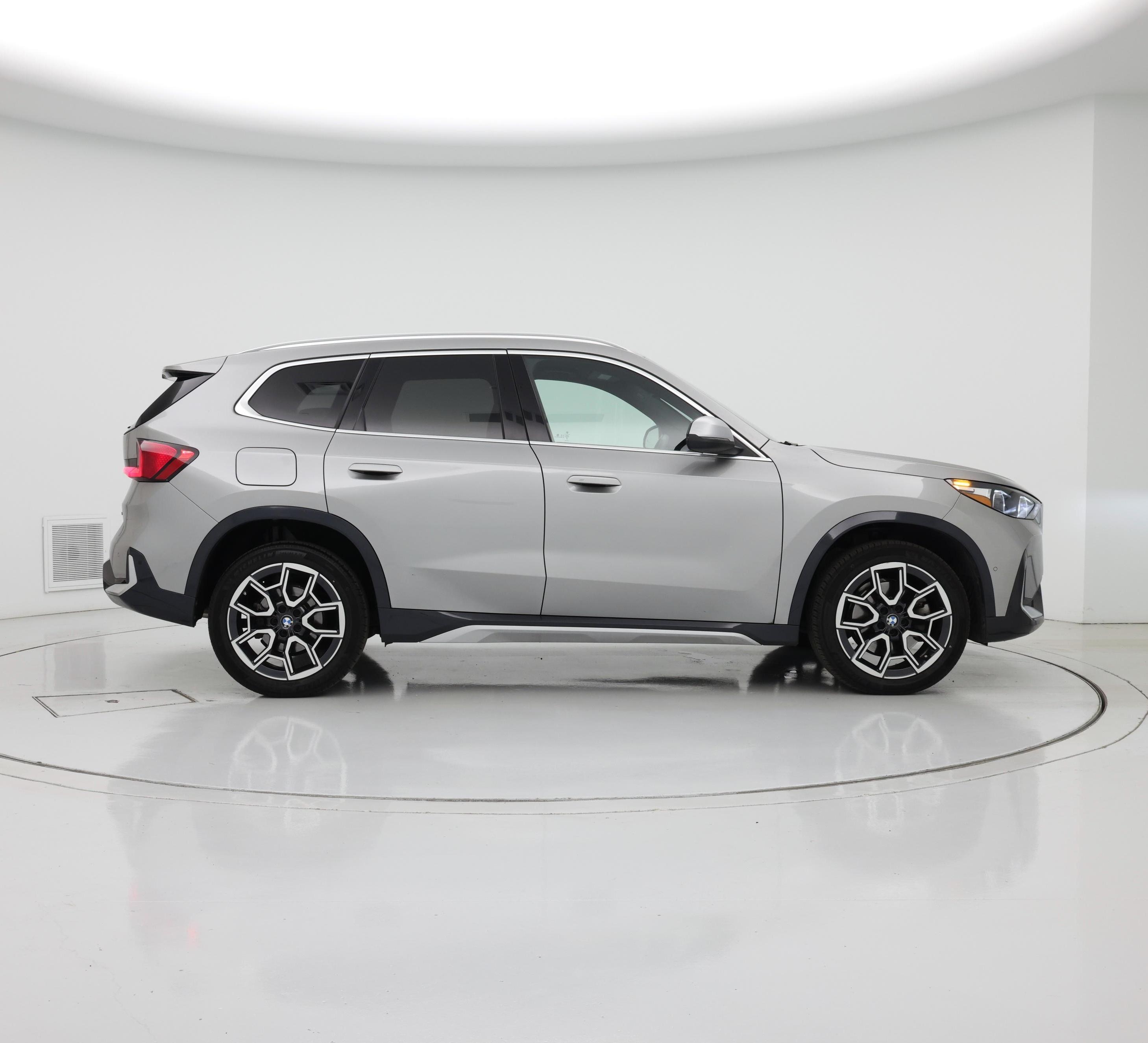 Thumbnail: 2023 BMW X1 - 7