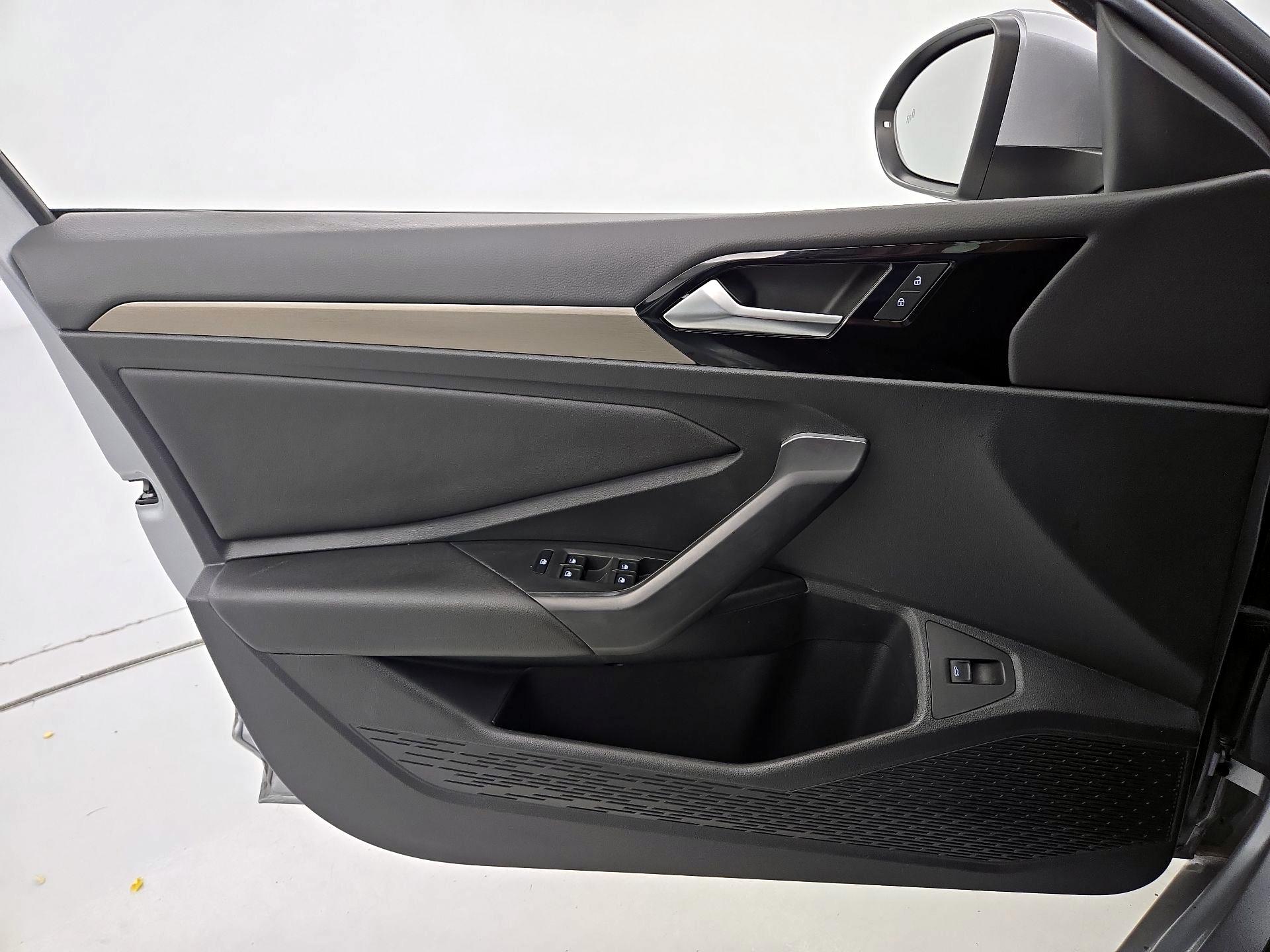 Thumbnail: 2020 Volkswagen Jetta - 12