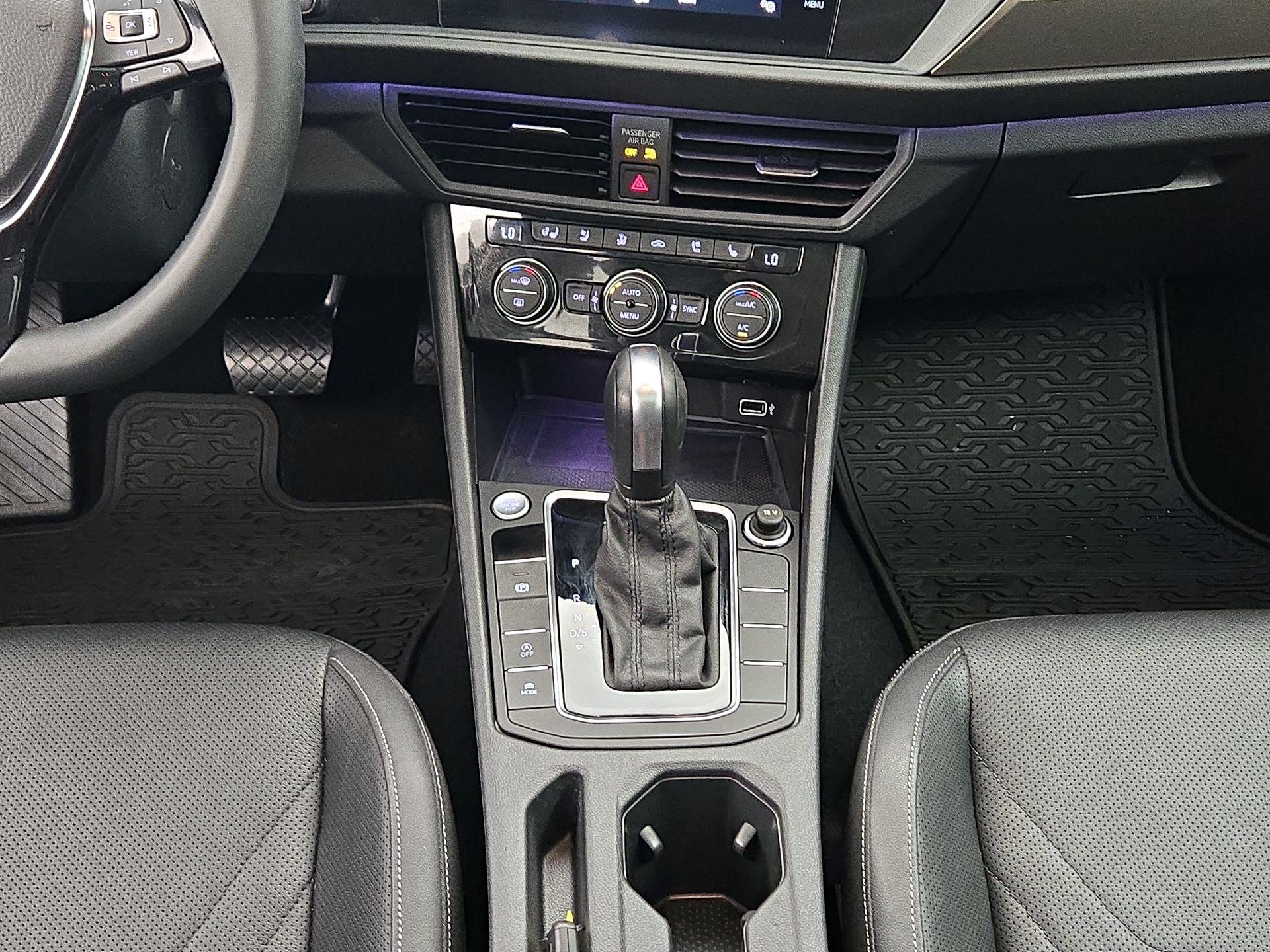 Thumbnail: 2020 Volkswagen Jetta - 17