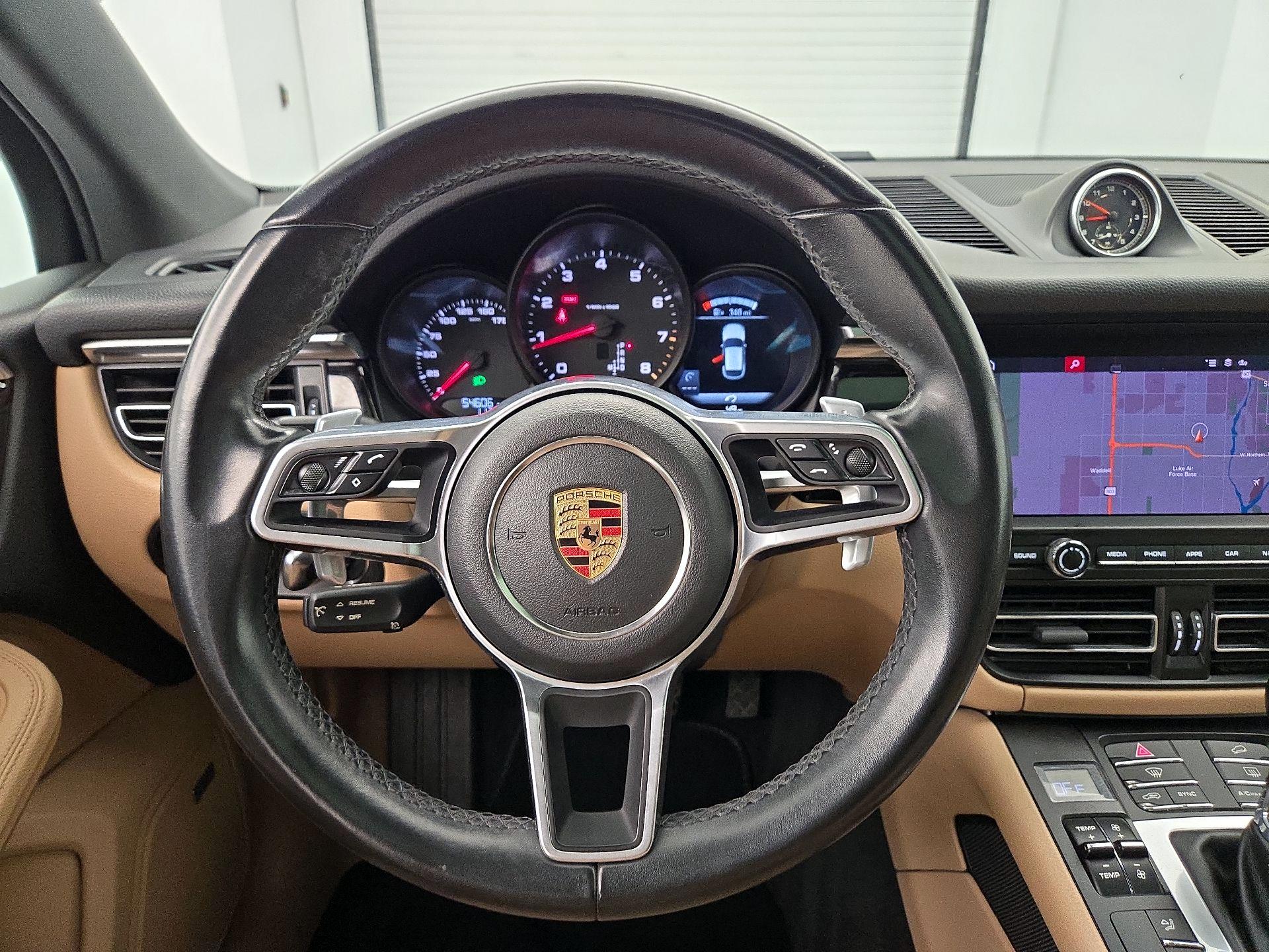 Thumbnail: 2020 Porsche Macan - 10