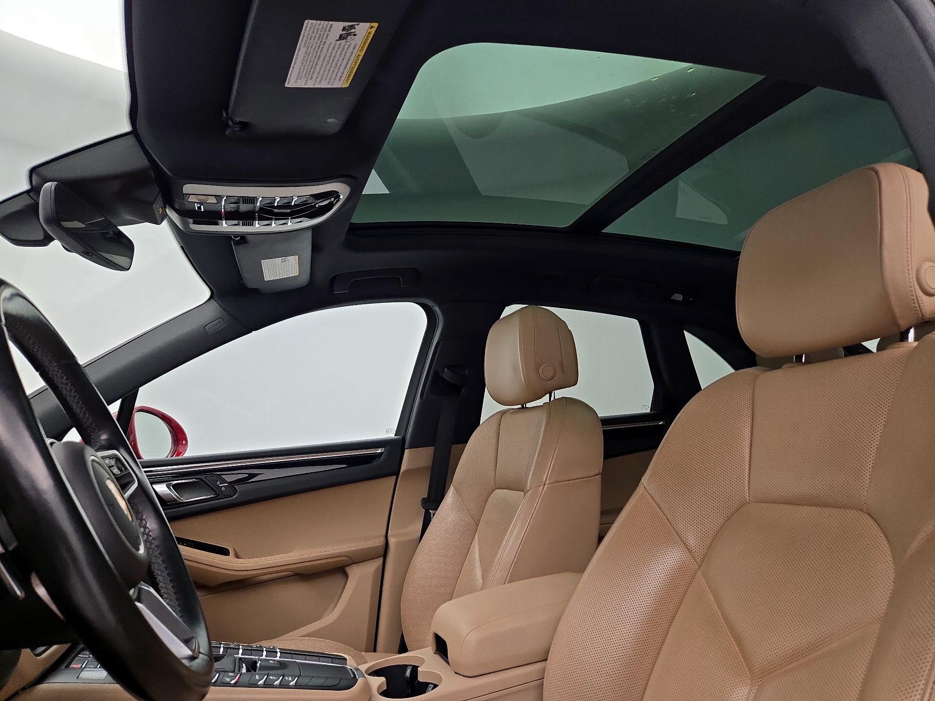 Thumbnail: 2020 Porsche Macan - 20