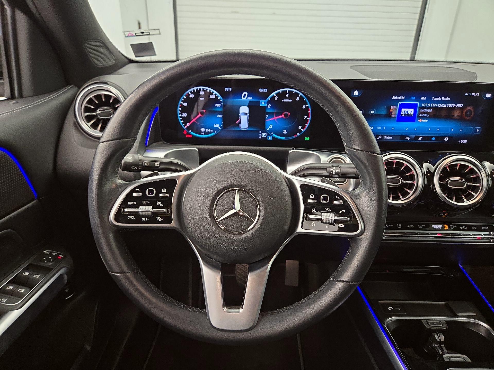 Thumbnail: 2022 Mercedes-Benz GLB - 10