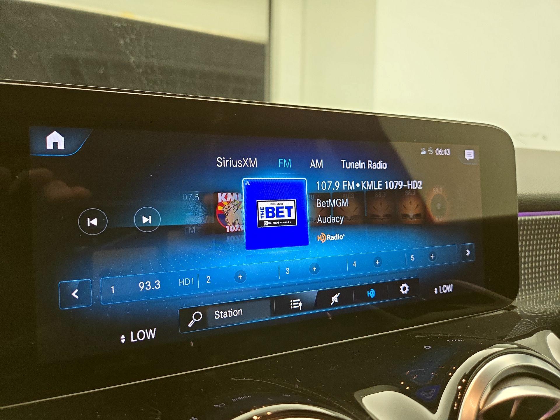 Thumbnail: 2022 Mercedes-Benz GLB - 15