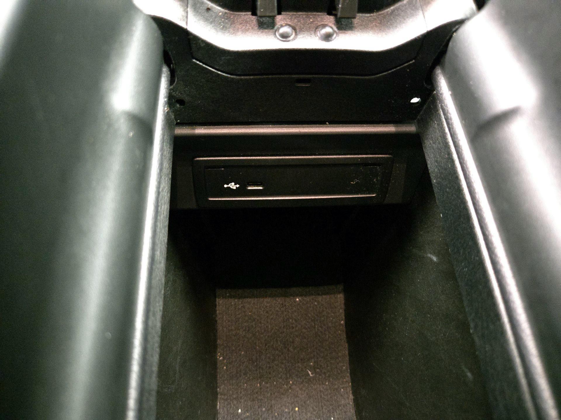 Thumbnail: 2022 Mercedes-Benz GLB - 18