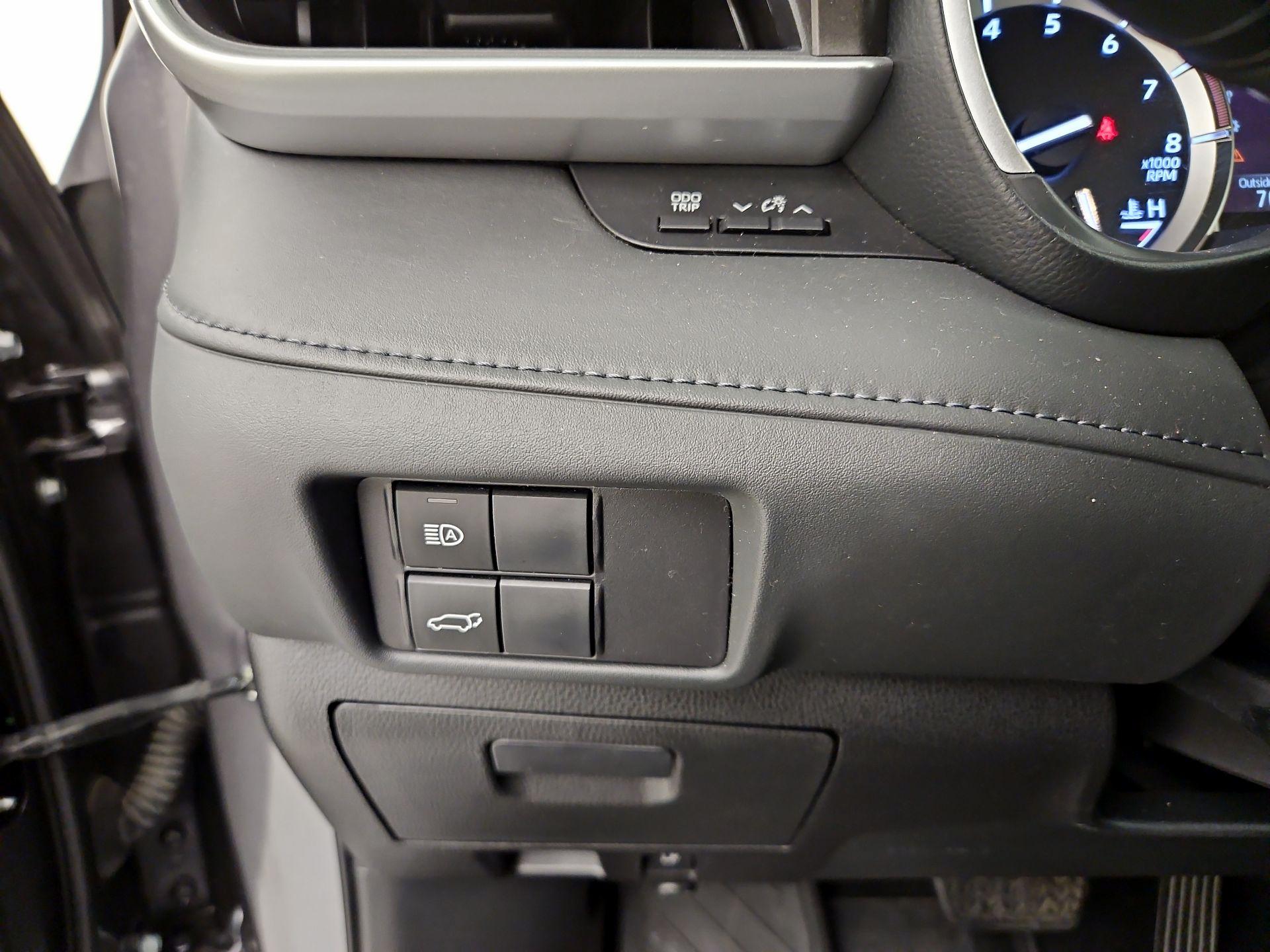 Thumbnail: 2022 Toyota Highlander - 13