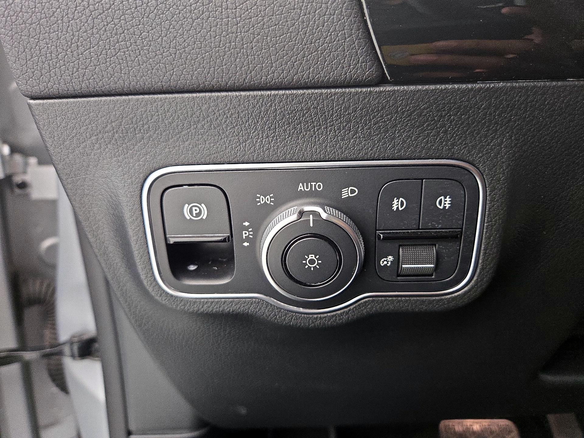 Thumbnail: 2023 Mercedes-Benz GLA - 13