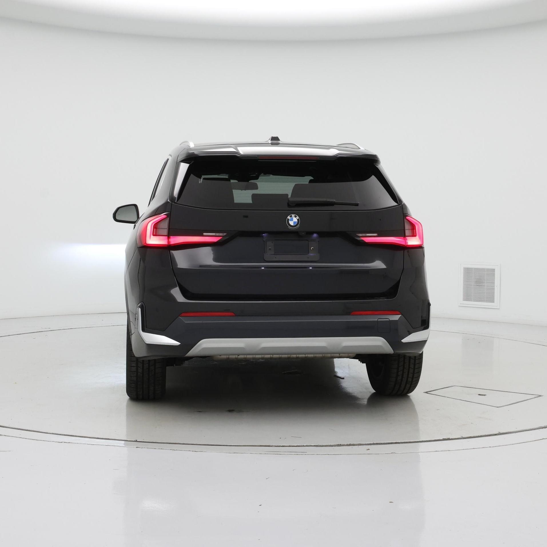 Thumbnail: 2023 BMW X1 - 6