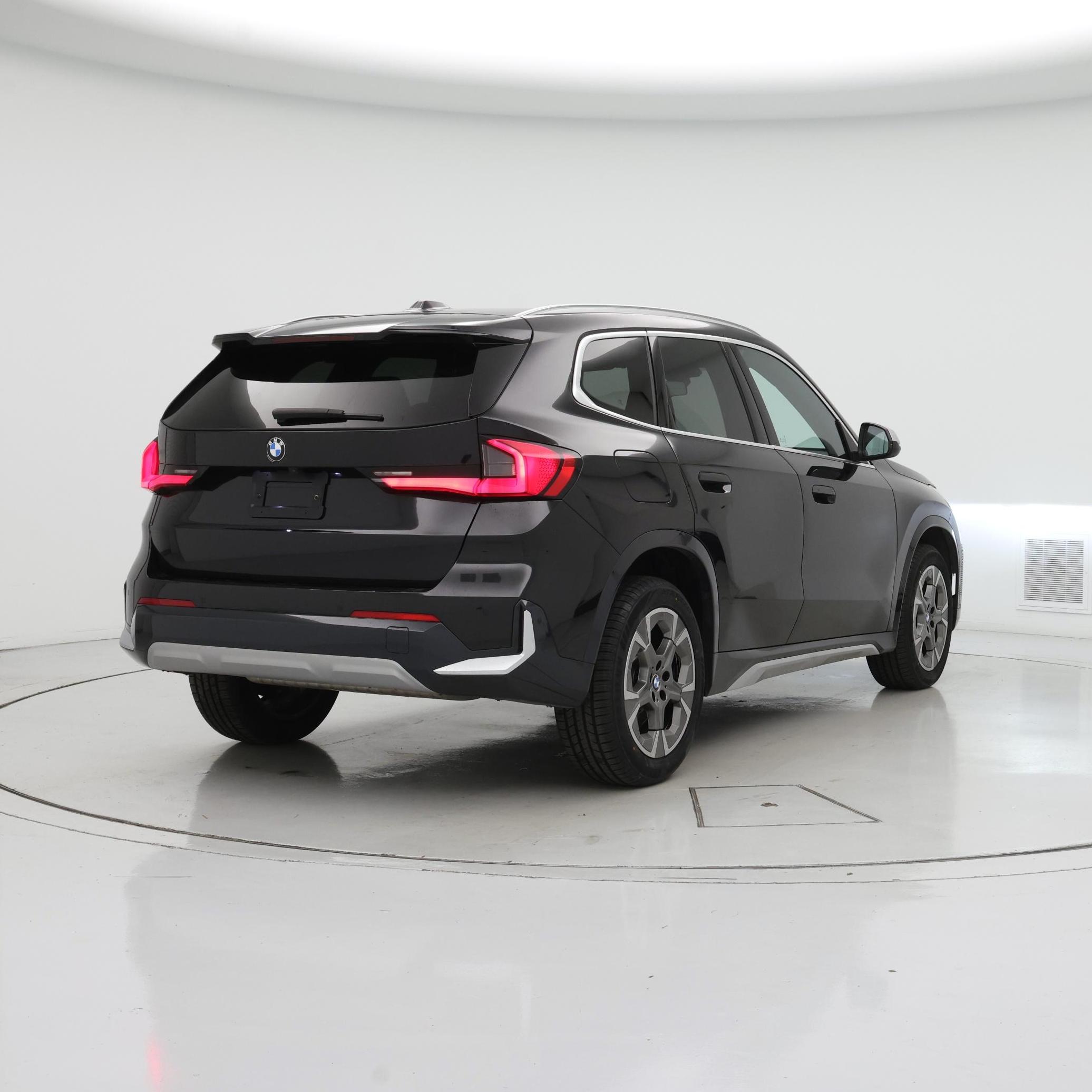 Thumbnail: 2023 BMW X1 - 8