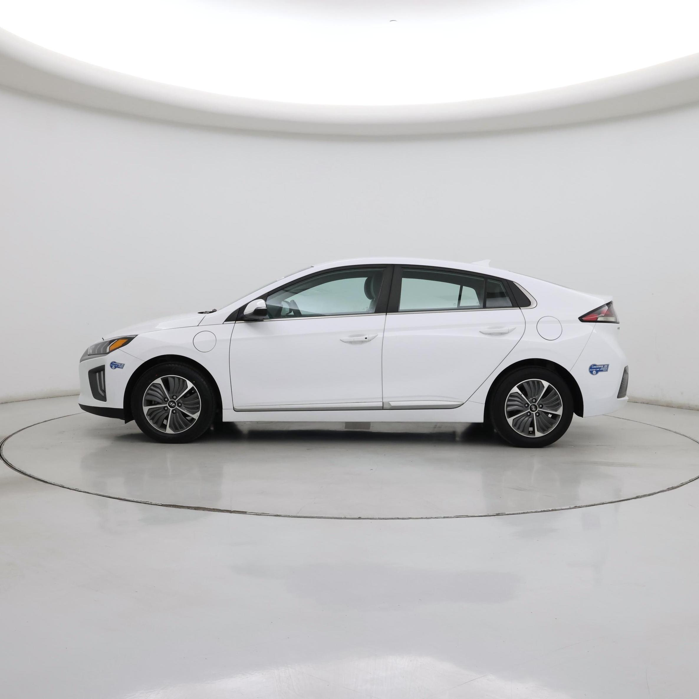 Thumbnail: 2021 Hyundai Ioniq - 3