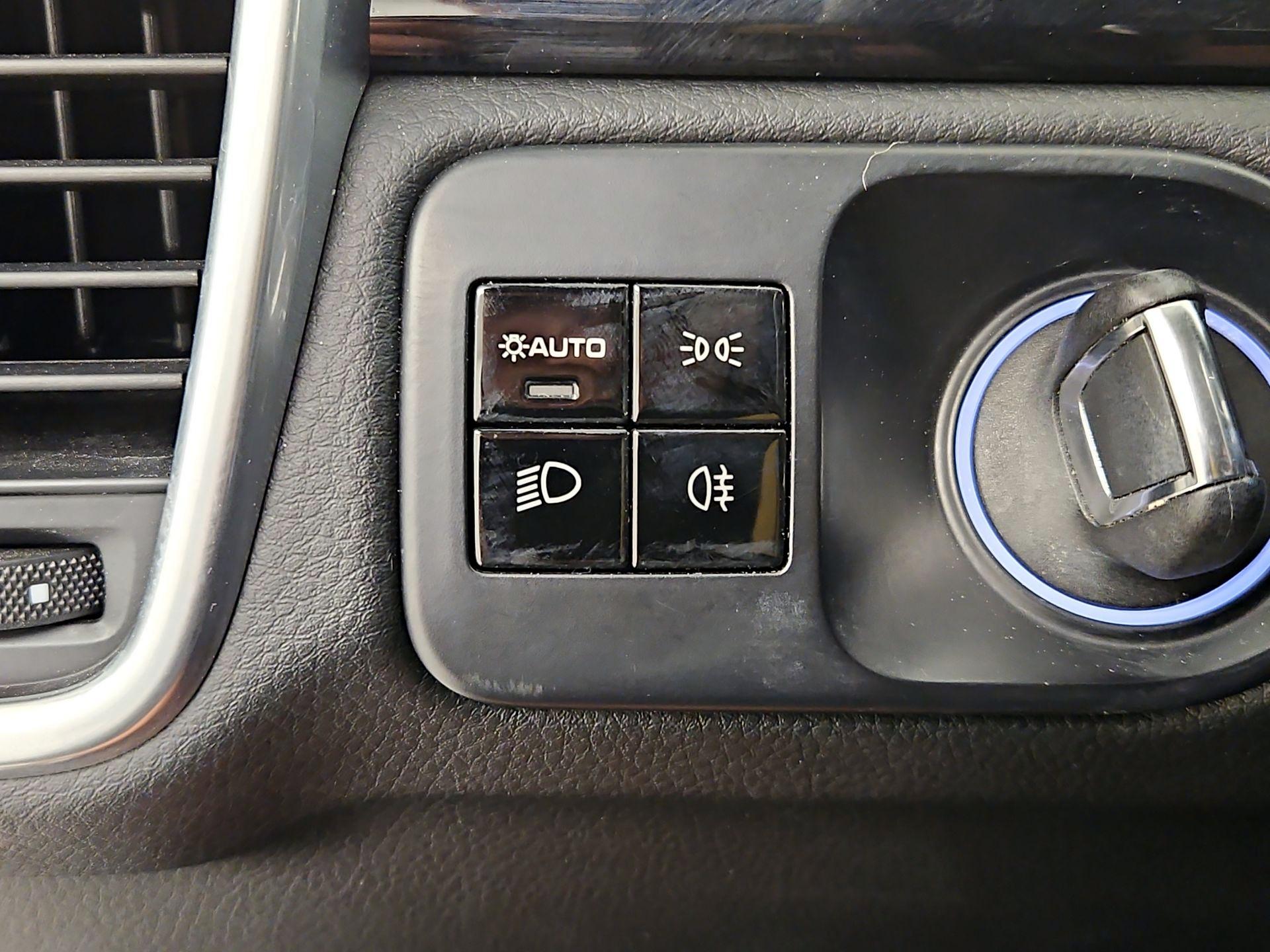 Thumbnail: 2021 Porsche Cayenne - 13